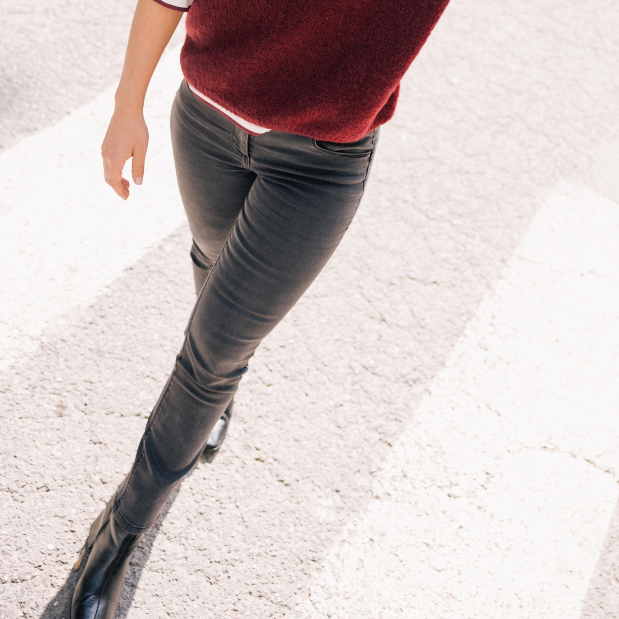 Jean ajusté taille basculée denim gris femme