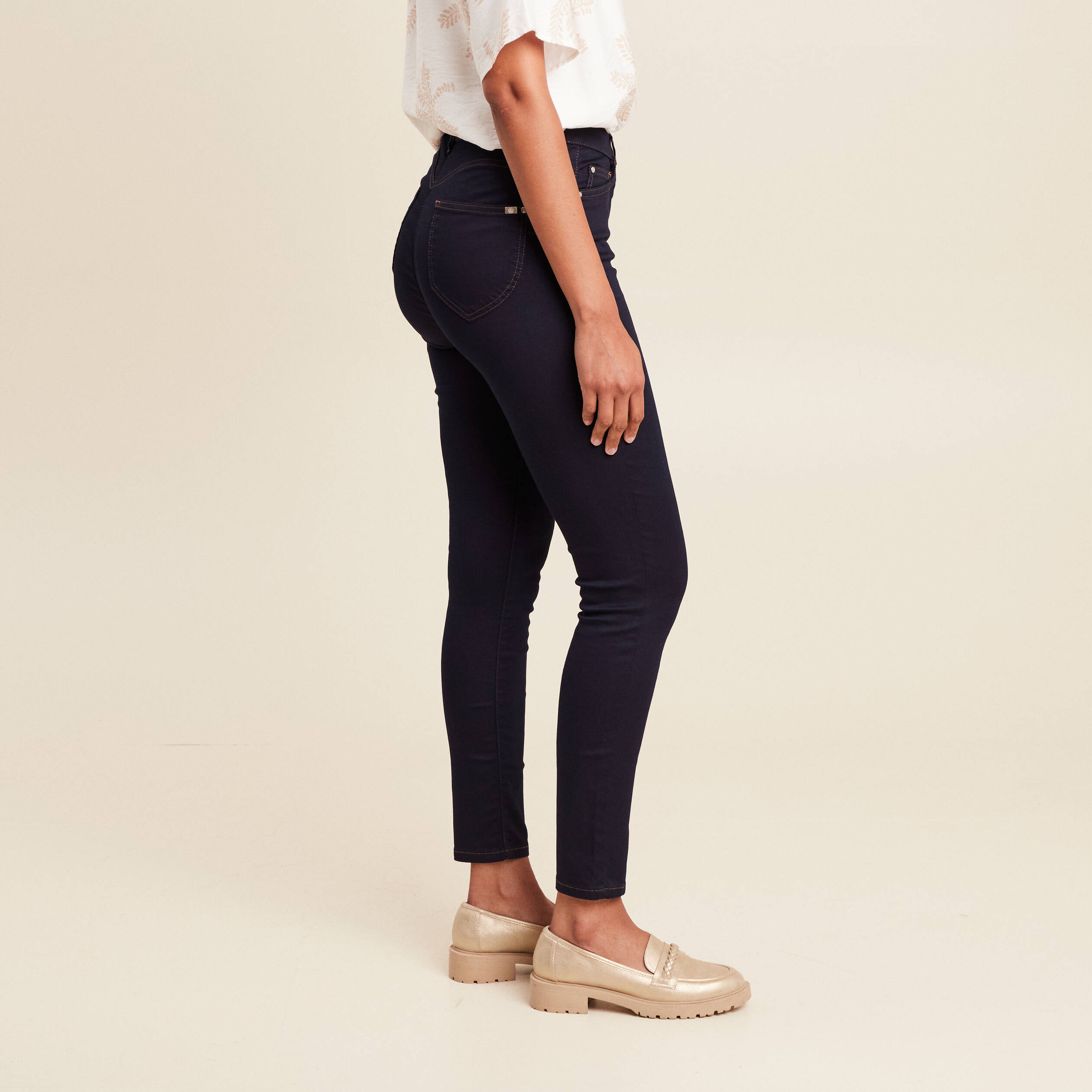 Jean magique Le L&eacute;ger ajust&eacute; 7/8&egrave;me denim brut femme