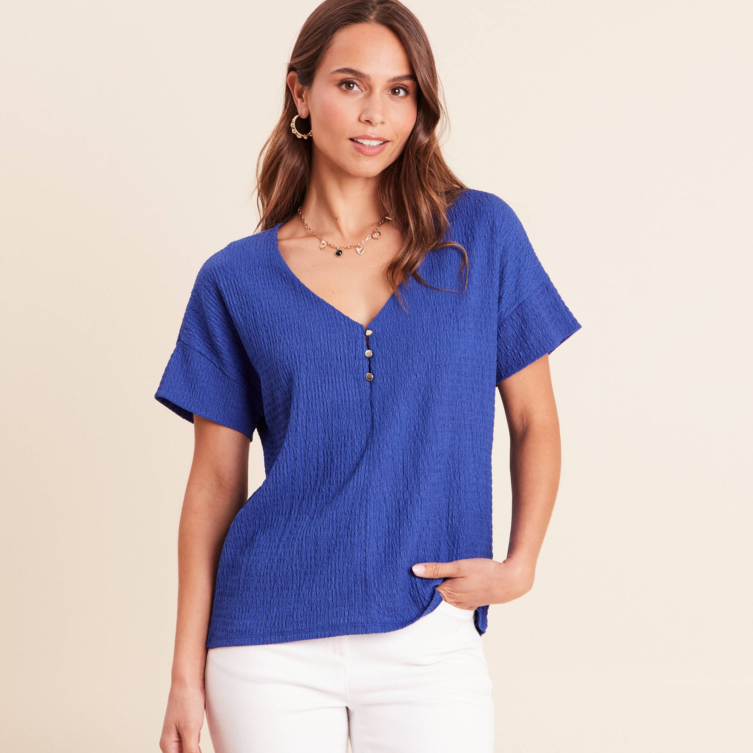 T-shirt col v manches courtes bleu fonc&eacute; femme