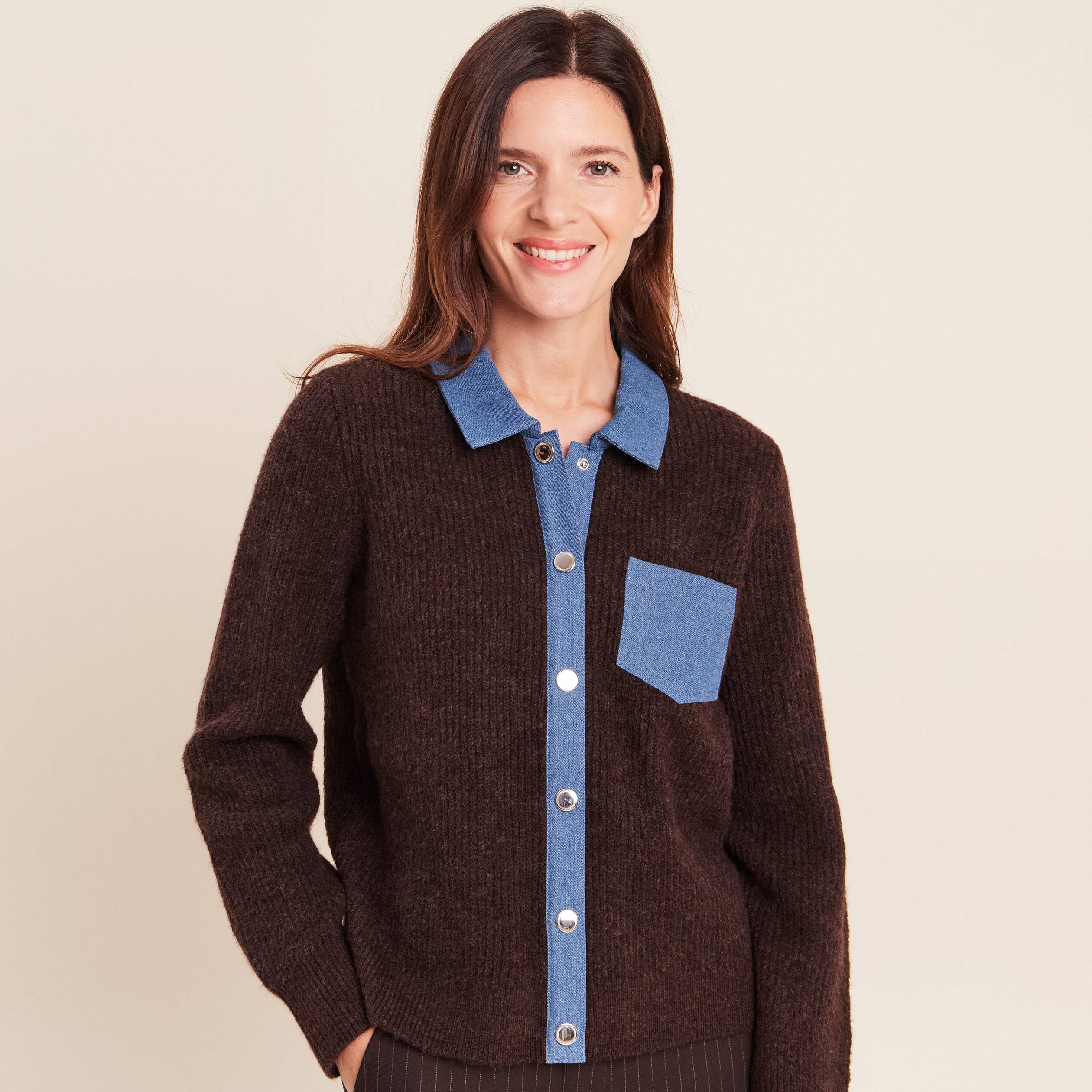 Veste col chemise manches longues marron fonc&eacute; femme