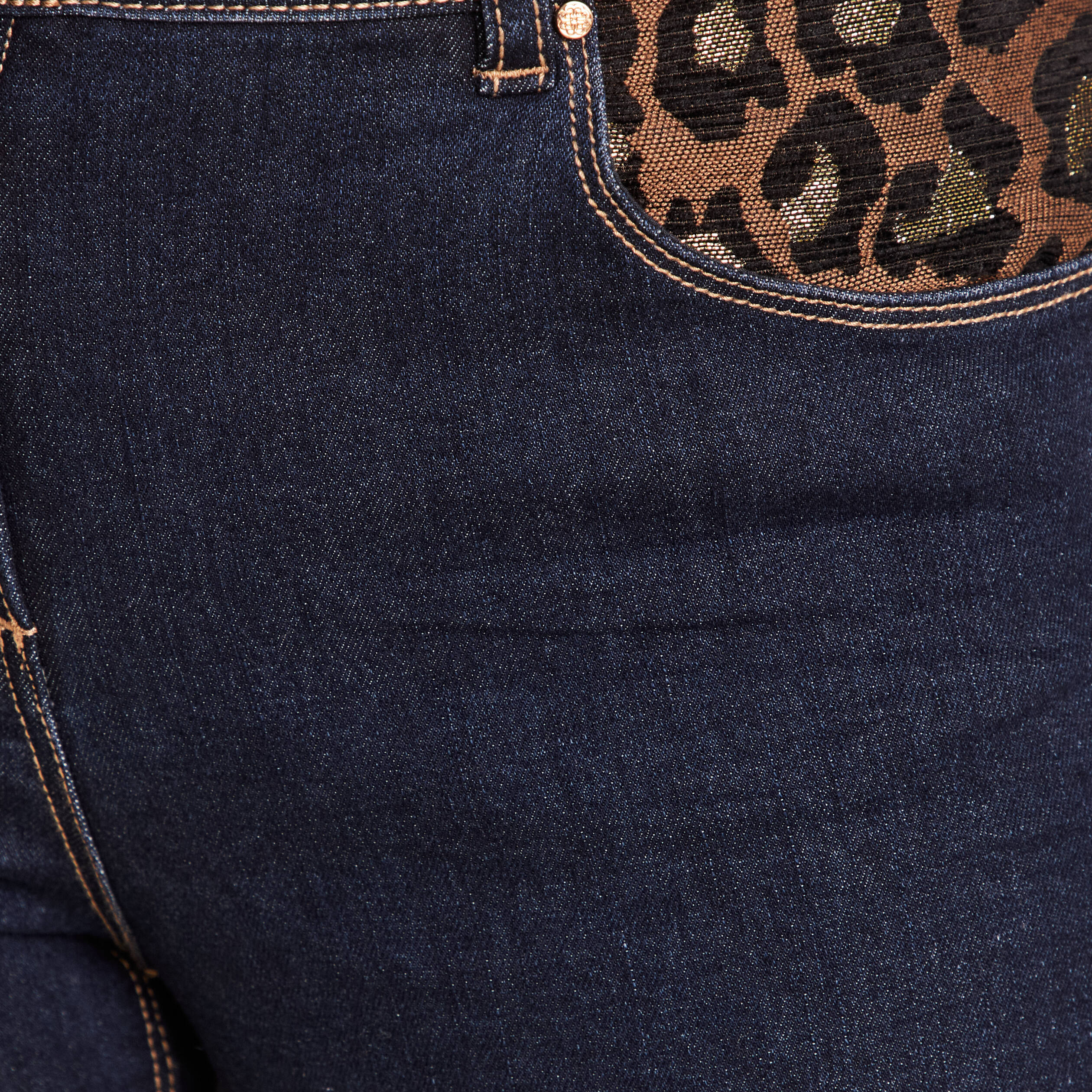 Pantalon ajust&eacute; taille bascul&eacute;e denim brut femme