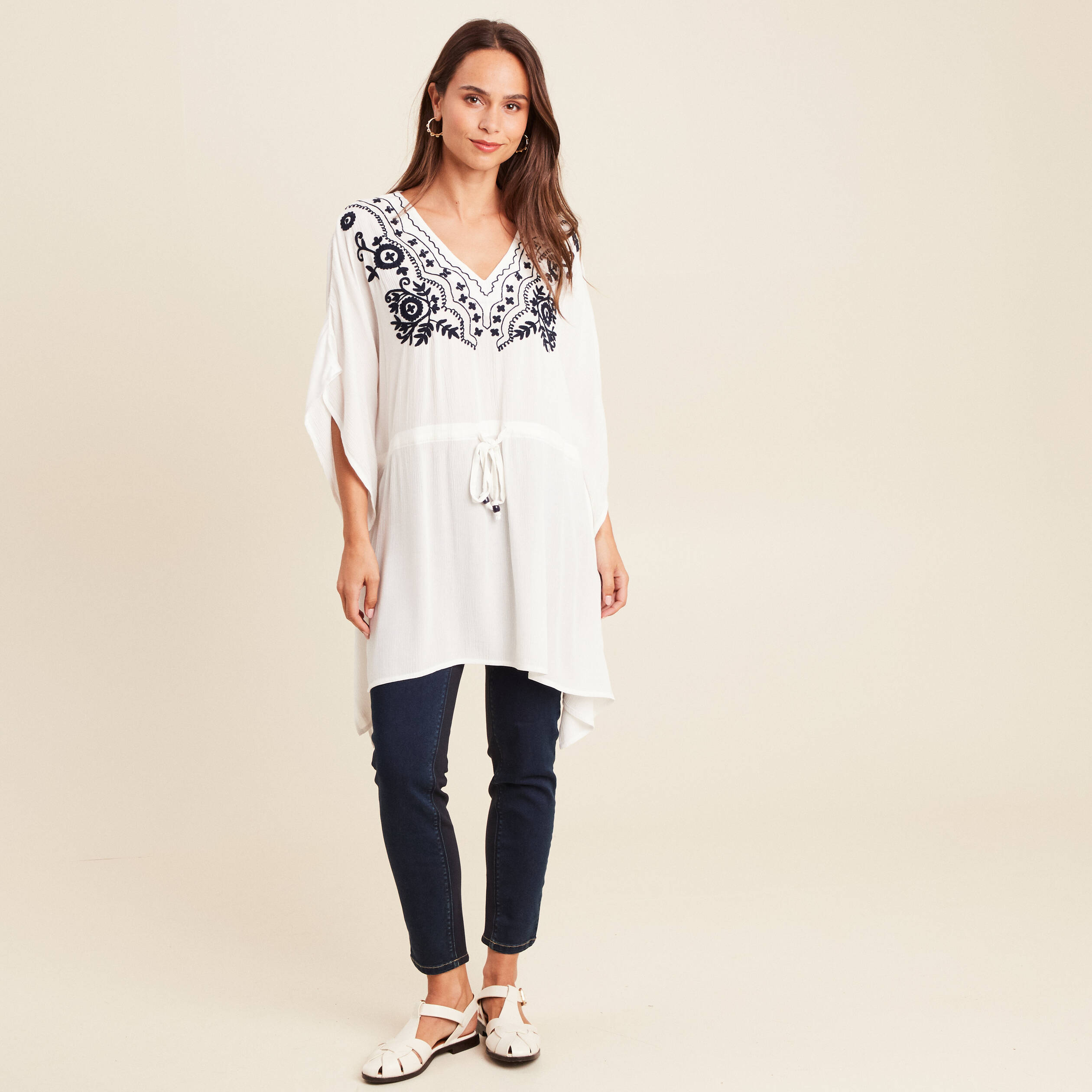 Kimono sans manches col v brodé ecru femme