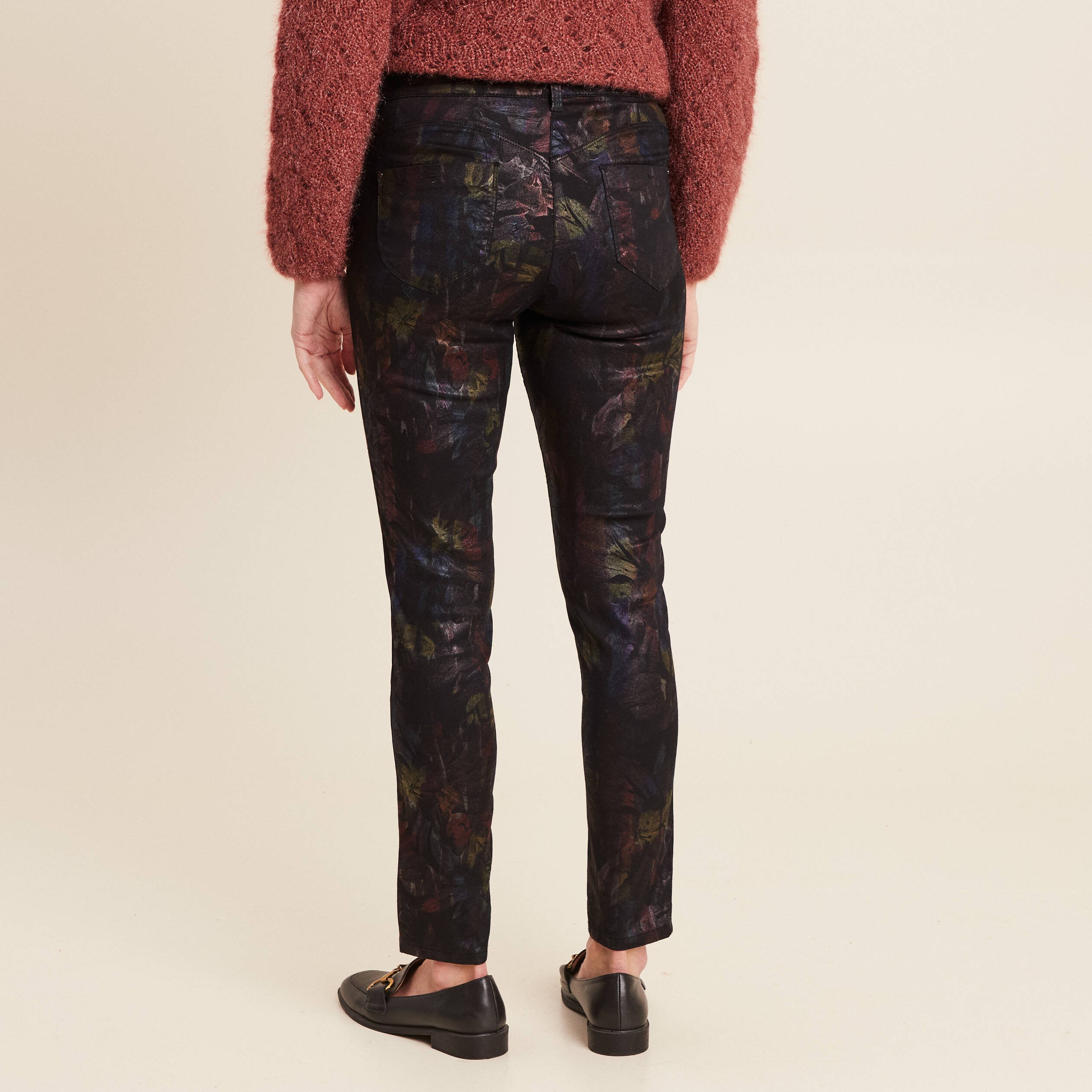 Pantalon ajusté enduit 7/8ème multicolore femme