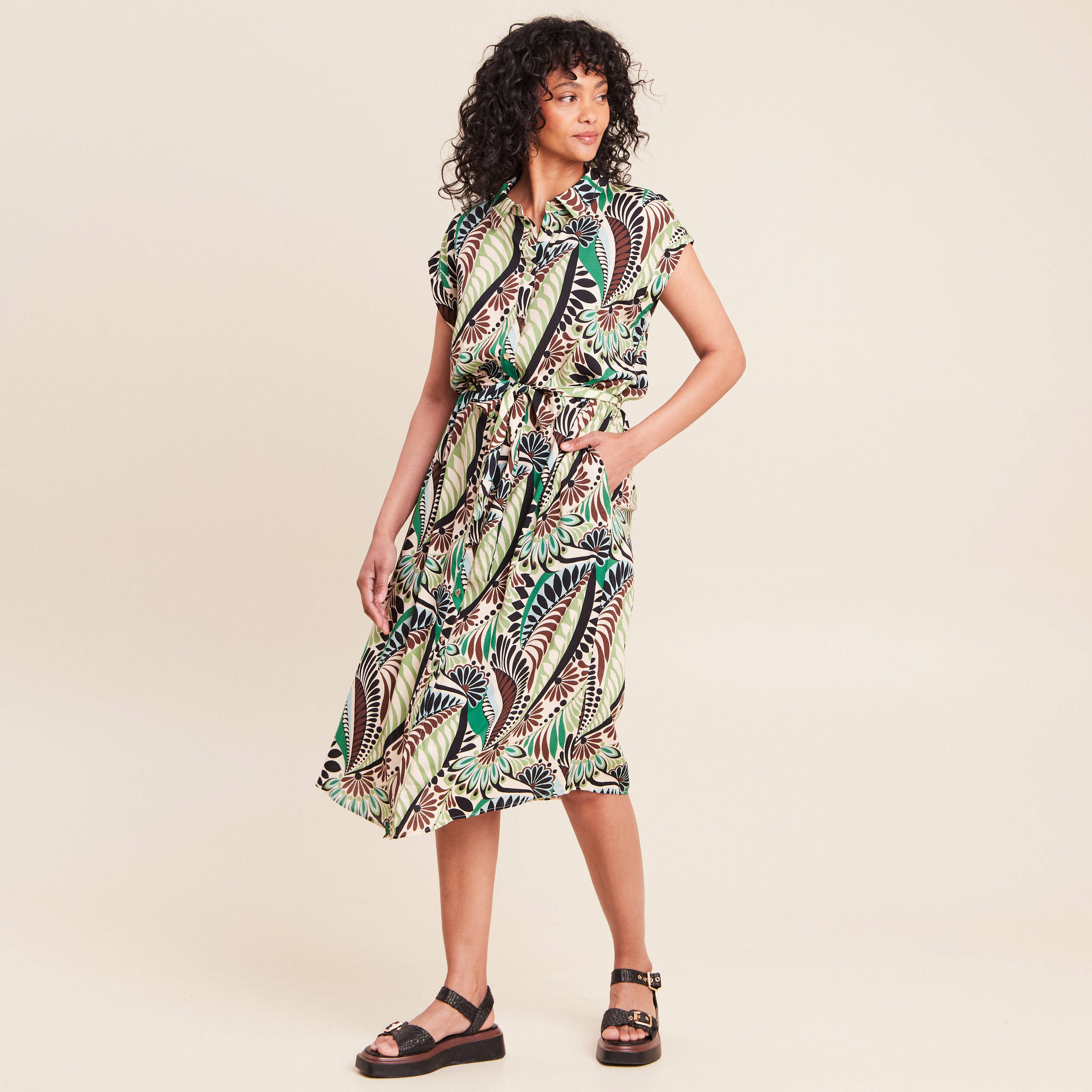 Robe fluide col chemise manches courtes vert femme