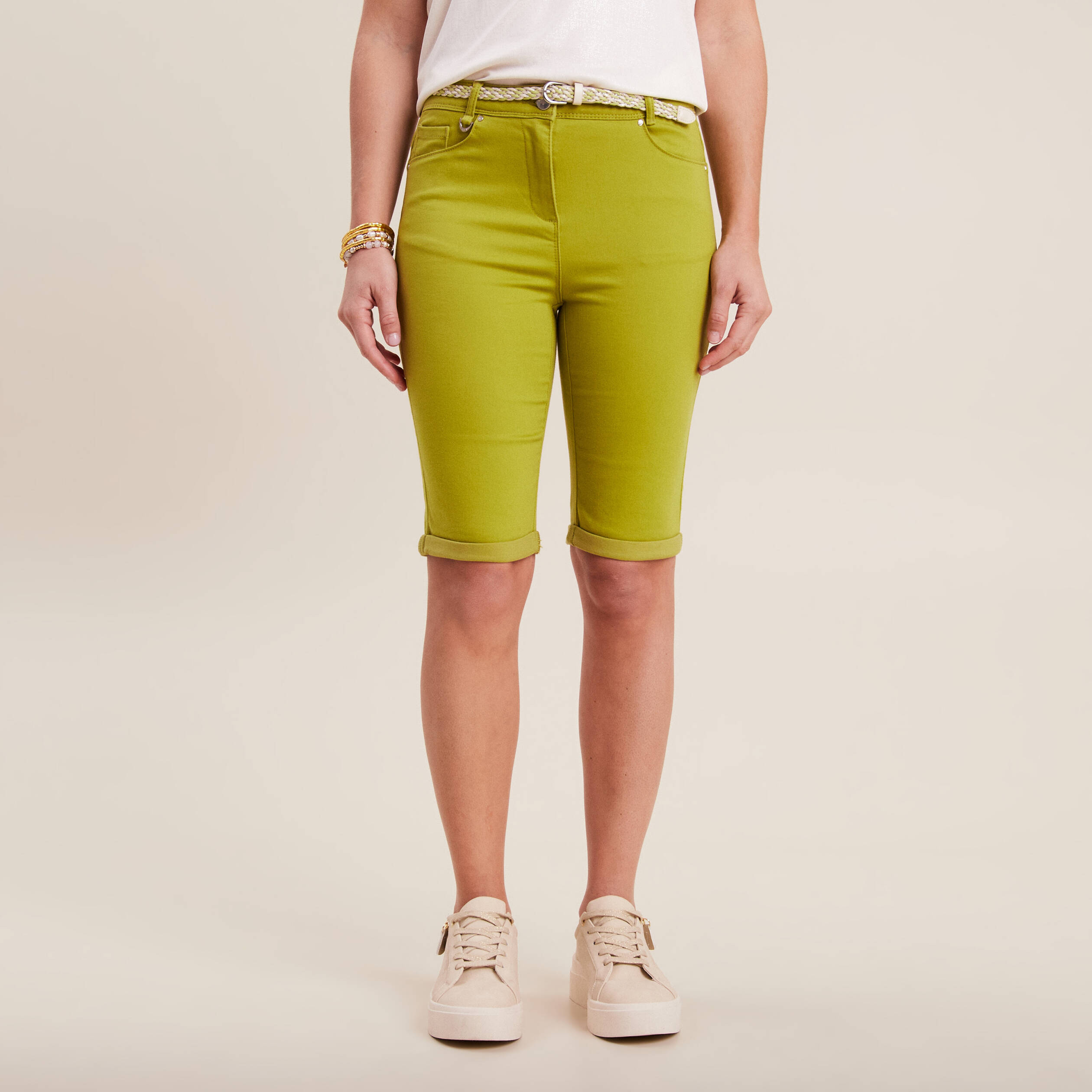 Bermuda ajusté ceinturé vert olive femme