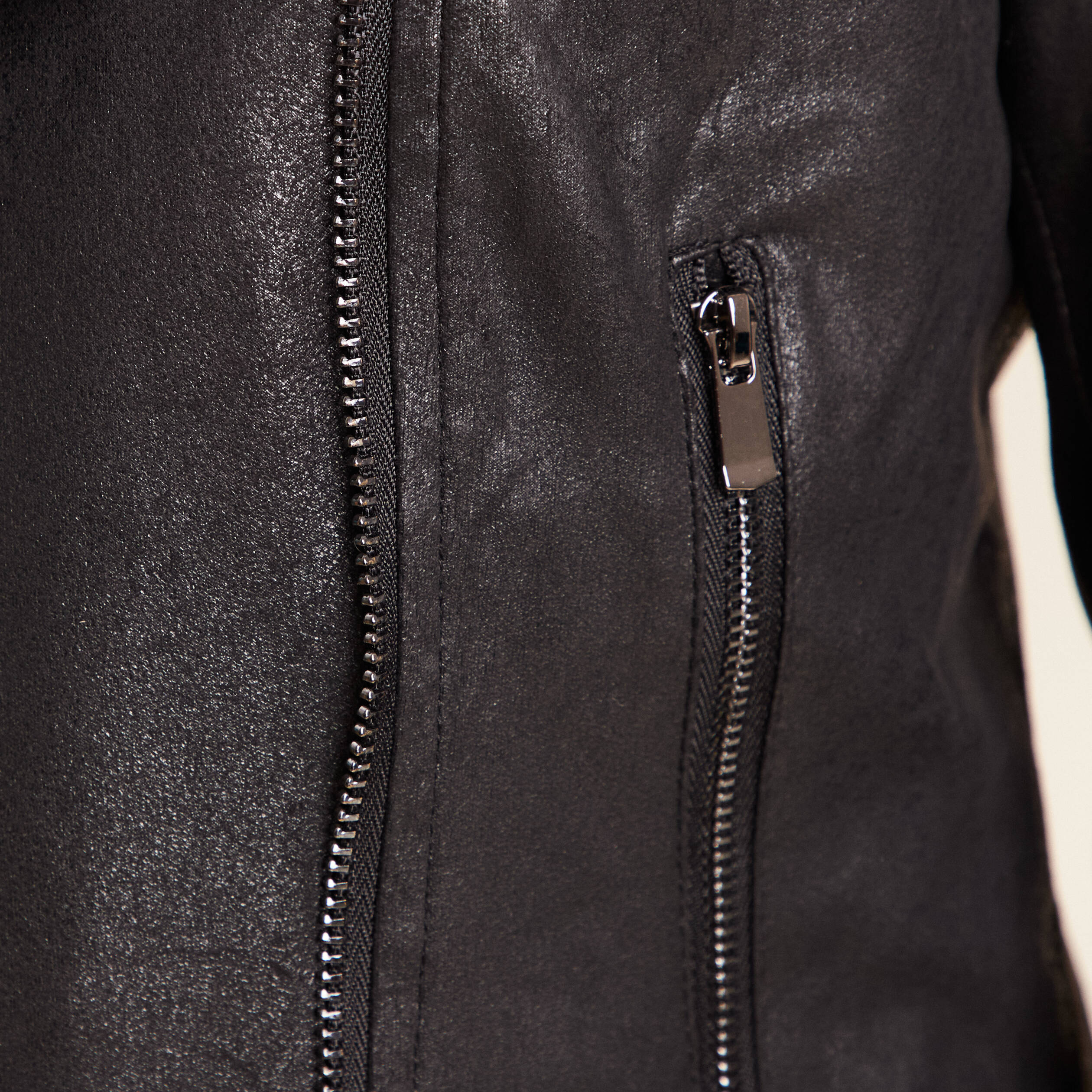 veste esprit motard zippee noir femme Veste esprit motard zippée noir femme