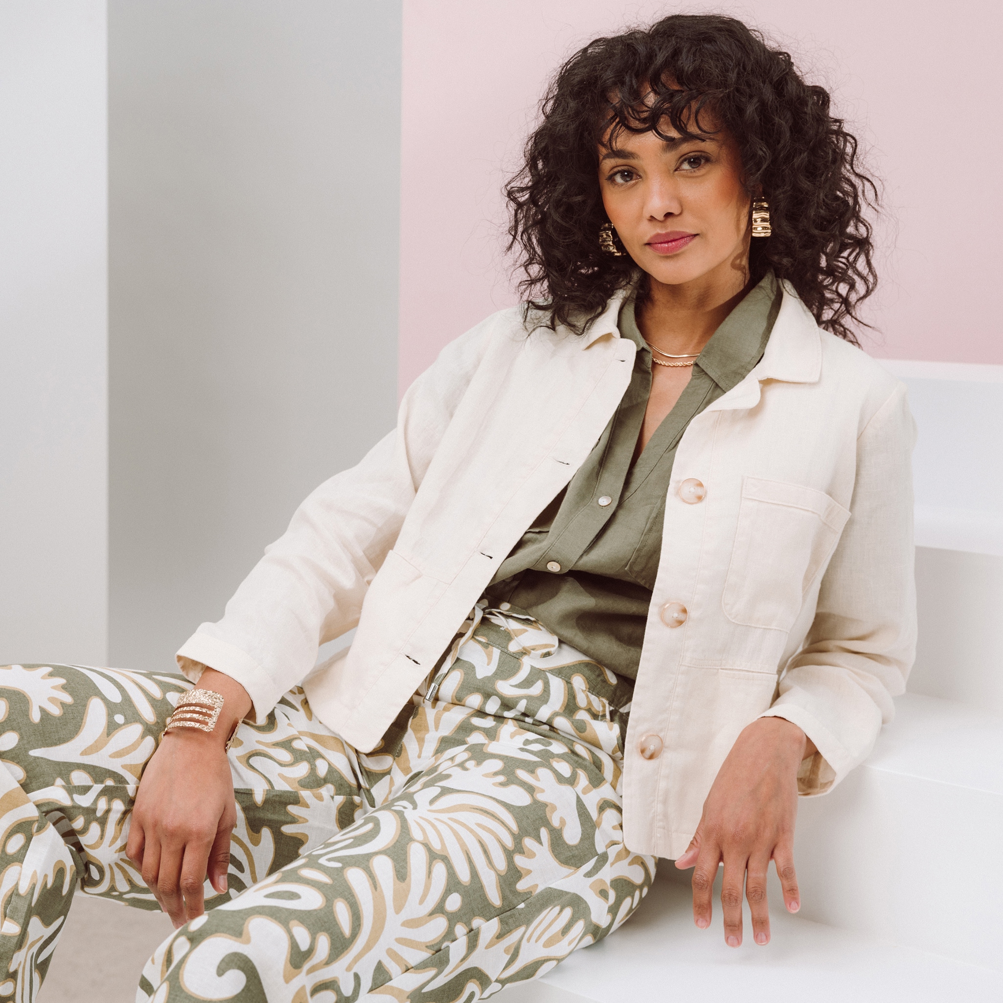 Veste courte droite manches longues beige femme