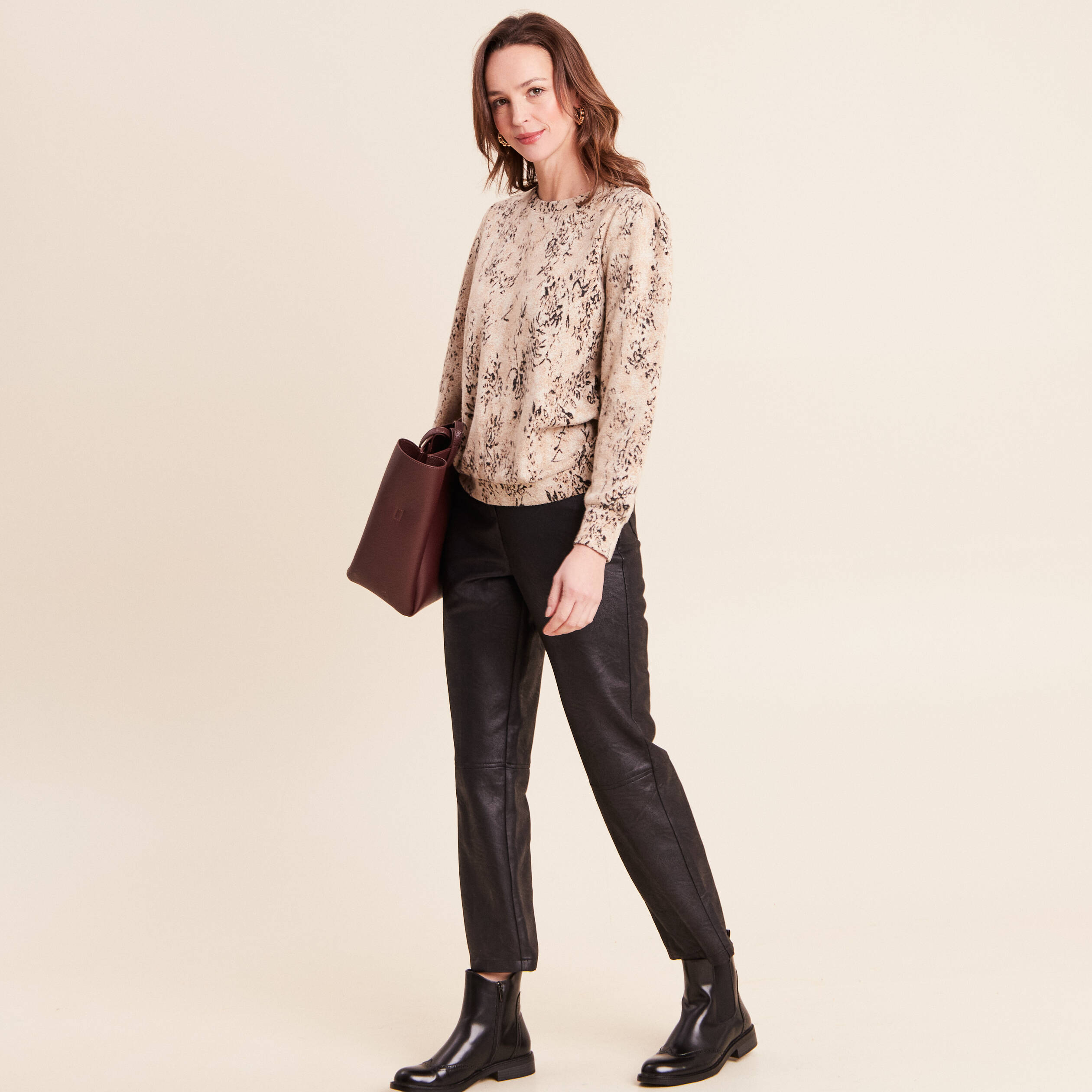 T-shirt court col rond manches longues beige femme