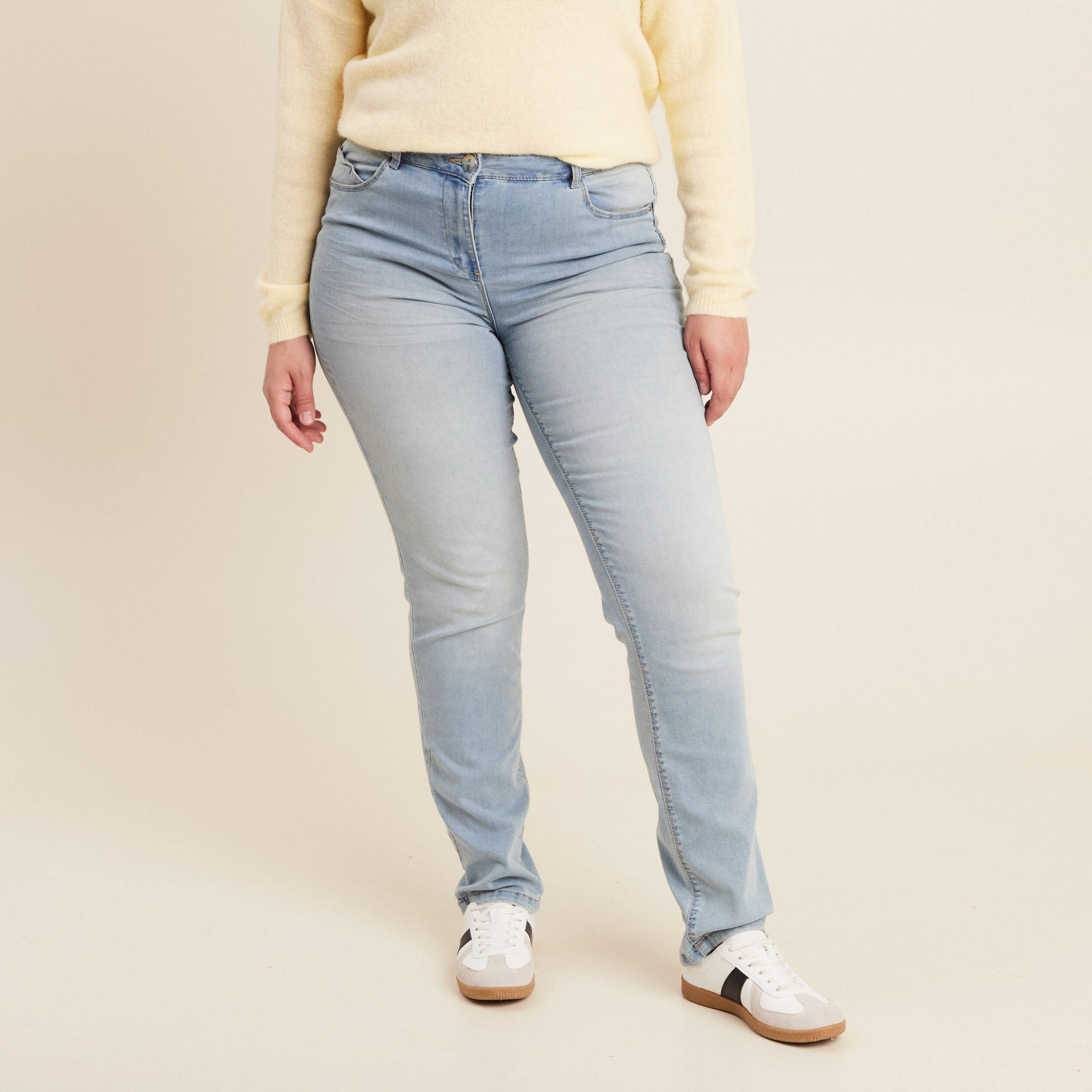 Jean coupe ajust&eacute;e long denim baby bleu femme
