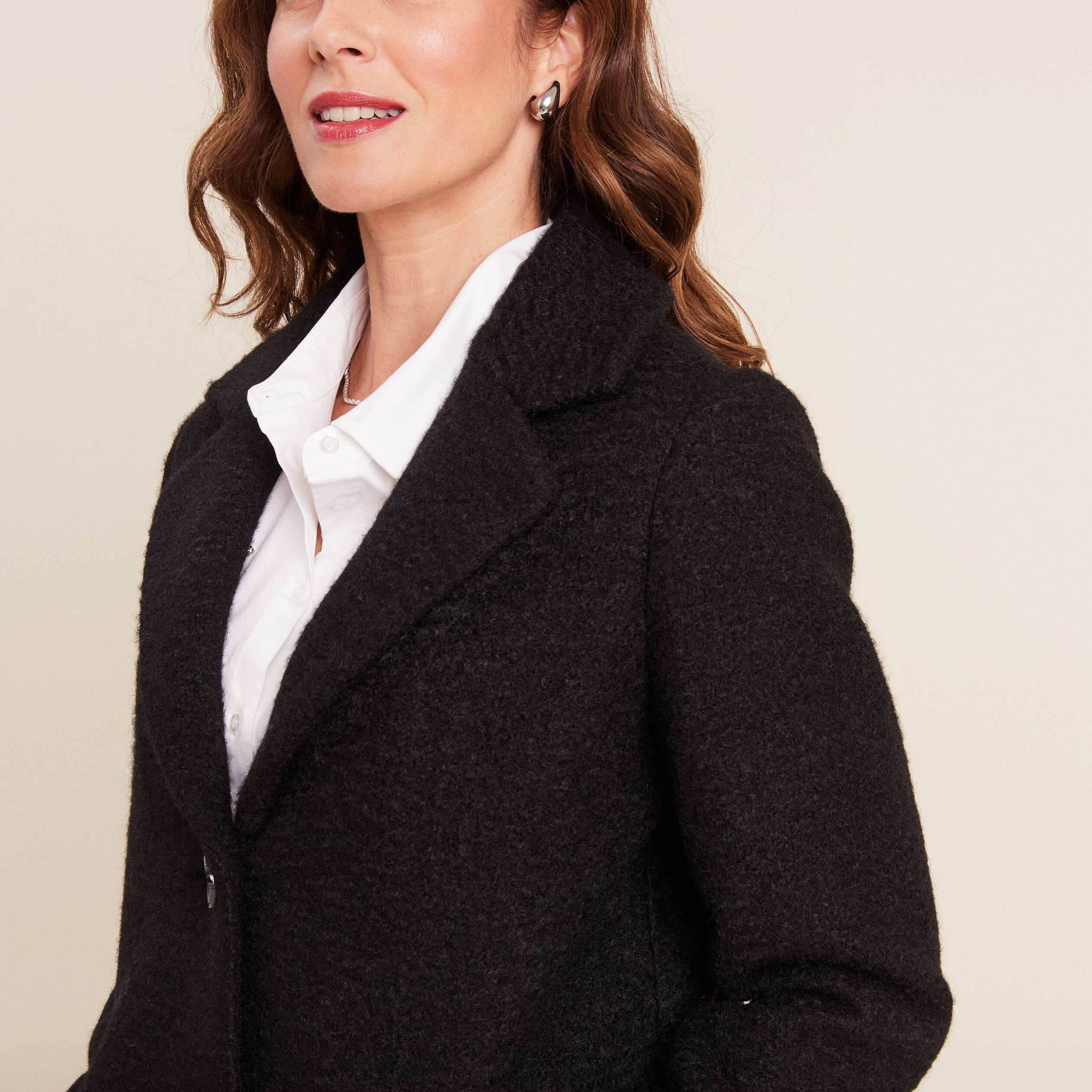 Manteau long boutonné noir femme