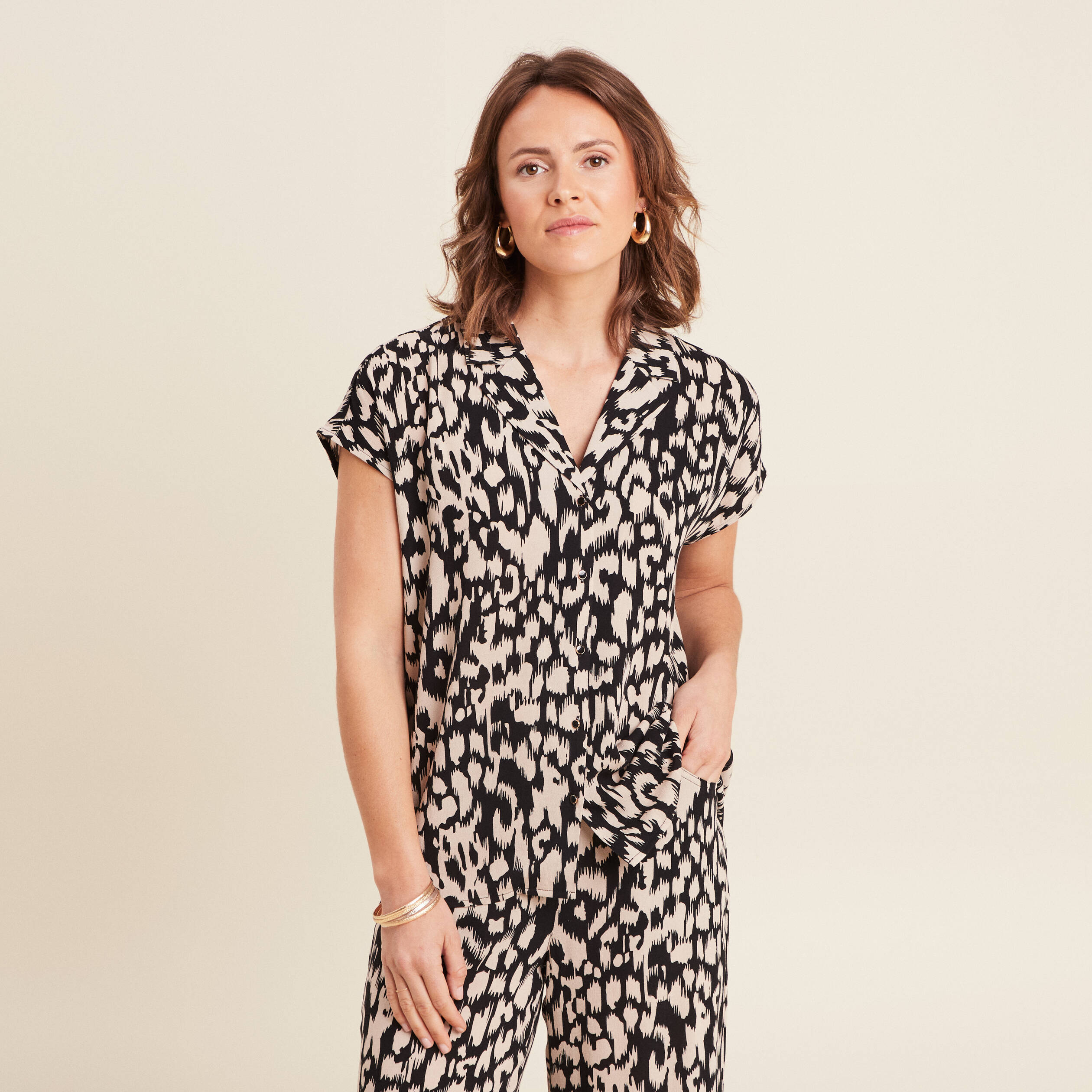 chemise crepe manches courtes noir femme Chemise crêpe manches courtes noir femme
