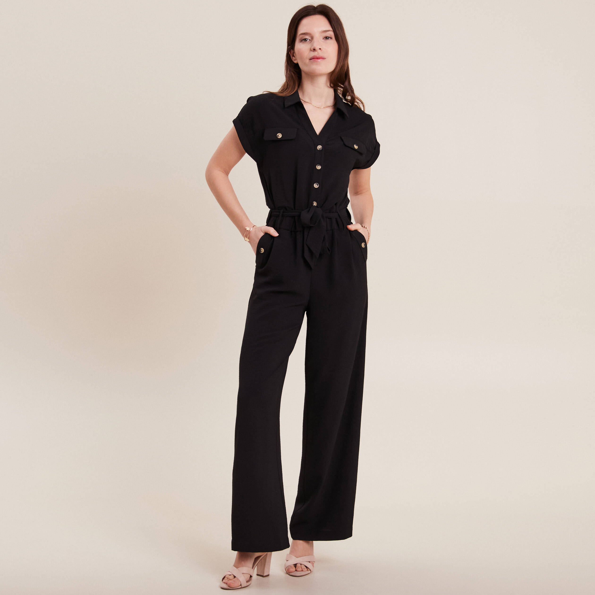 Combinaison pantalon ceintur&eacute;e noir femme