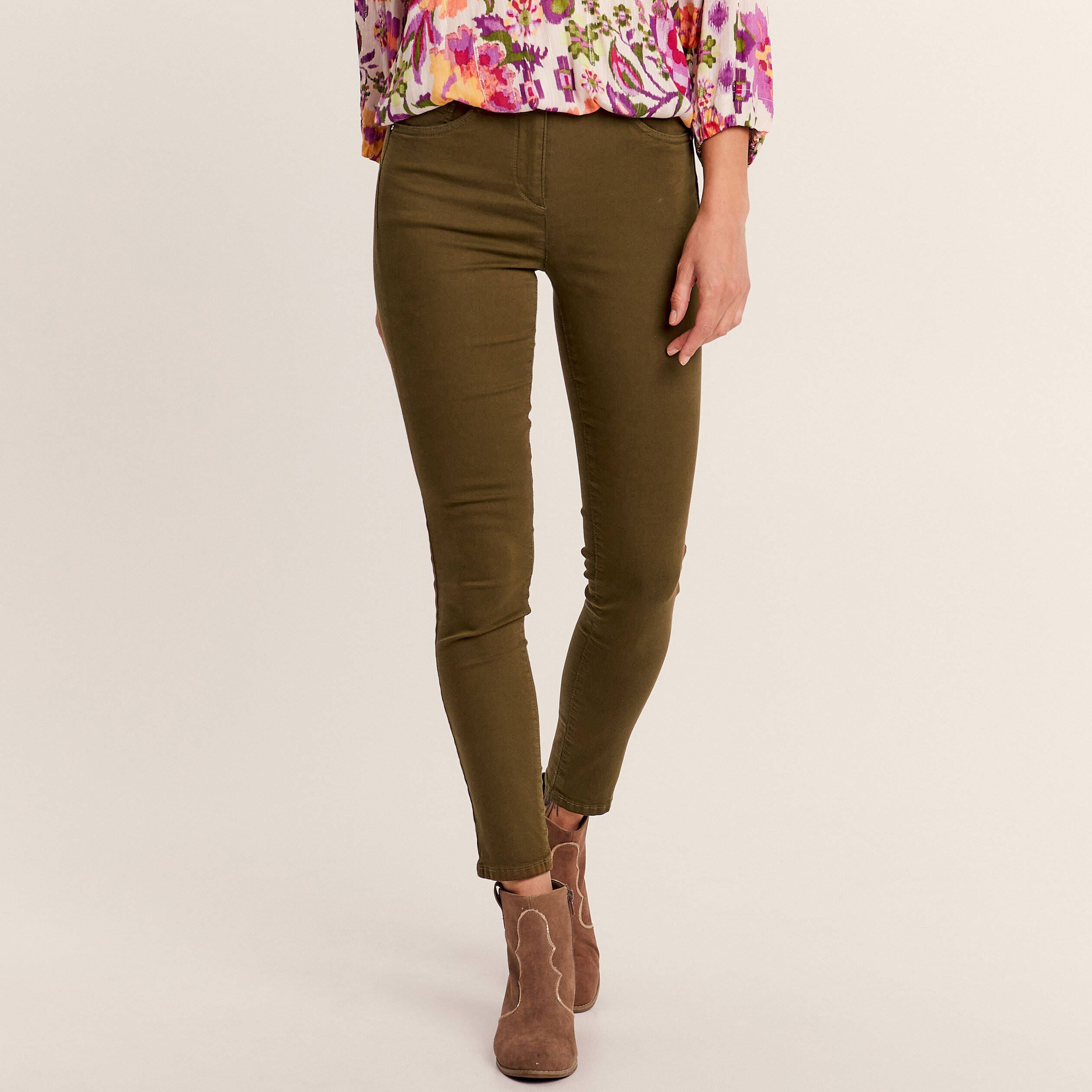 Pantalon magique Le L&eacute;ger coupe ajust&eacute;e vert kaki femme