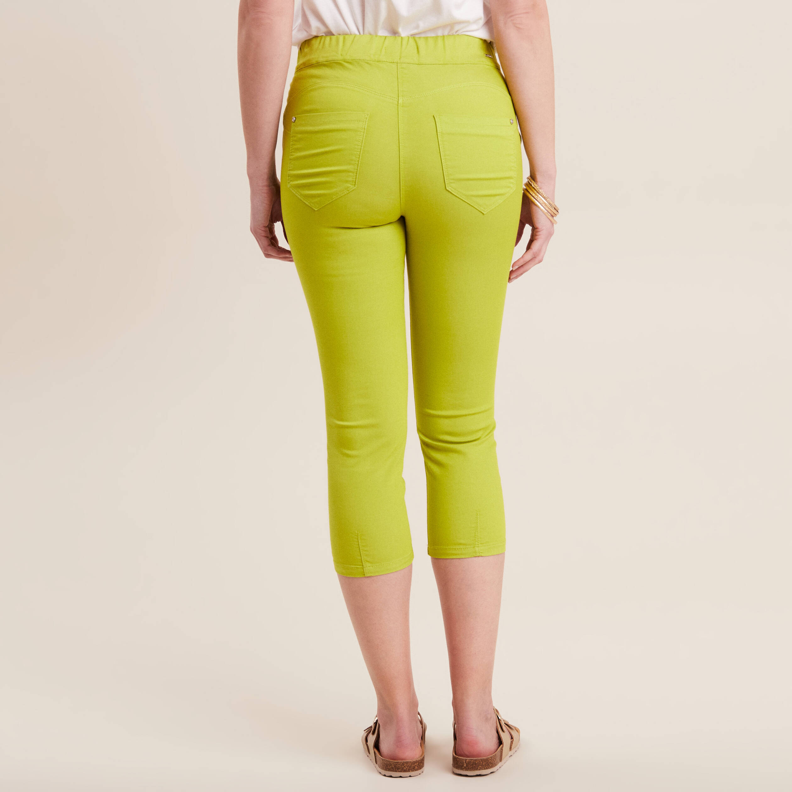 Pantacourt ajust&eacute; taille haute vert anis femme
