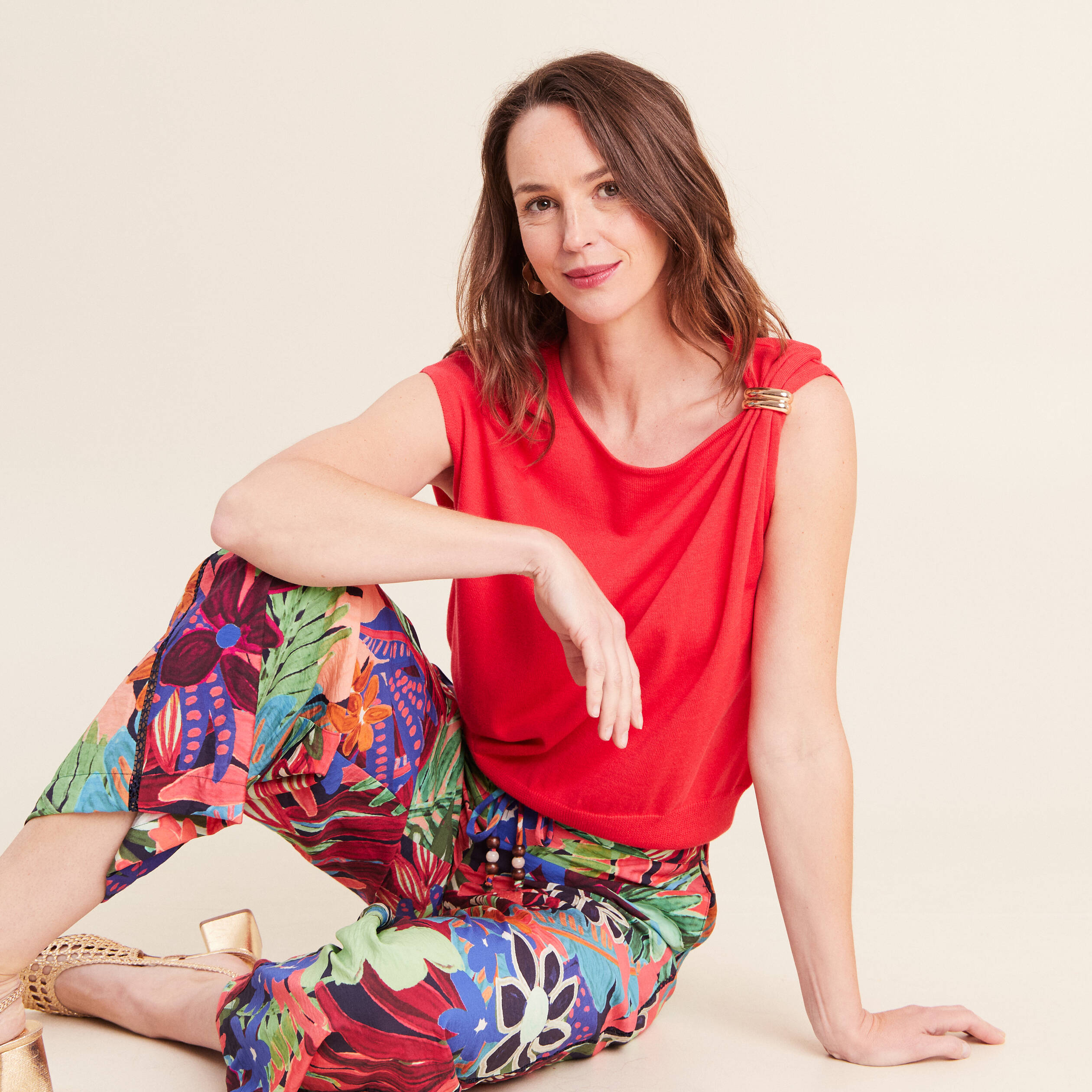 Pull sans manches col rond rouge femme
