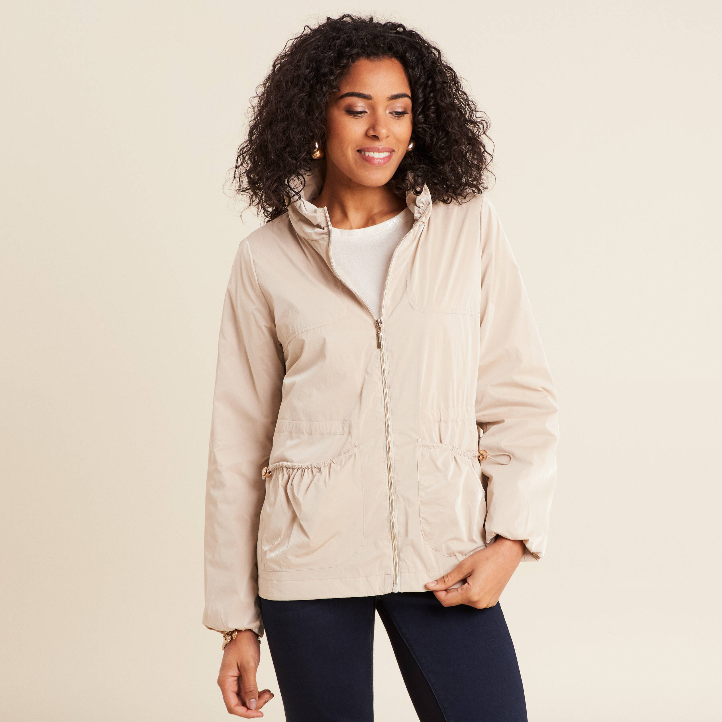 Coupe-vent court zippé sable femme