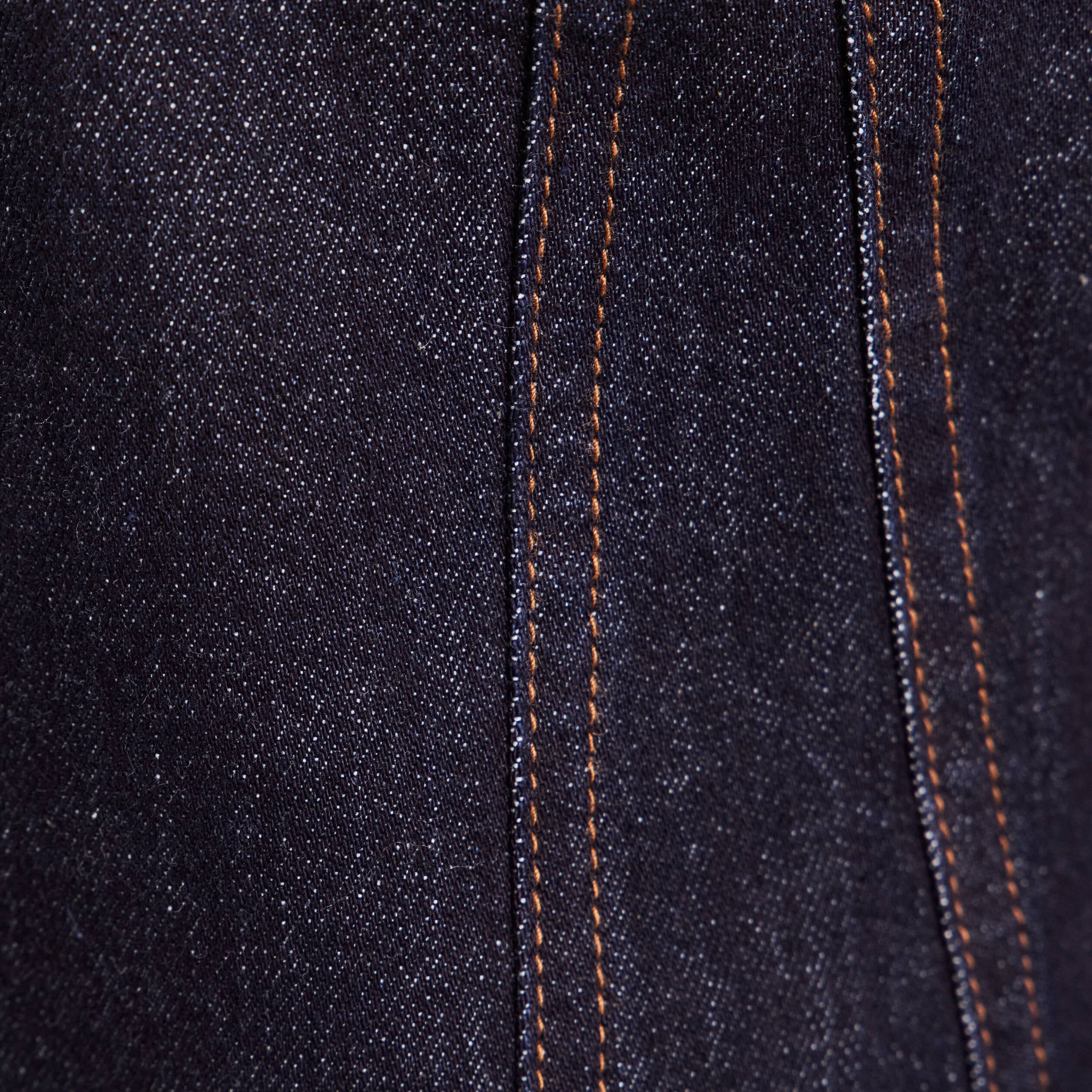 Chemise cintr&eacute;e en jean manches longues denim brut femme