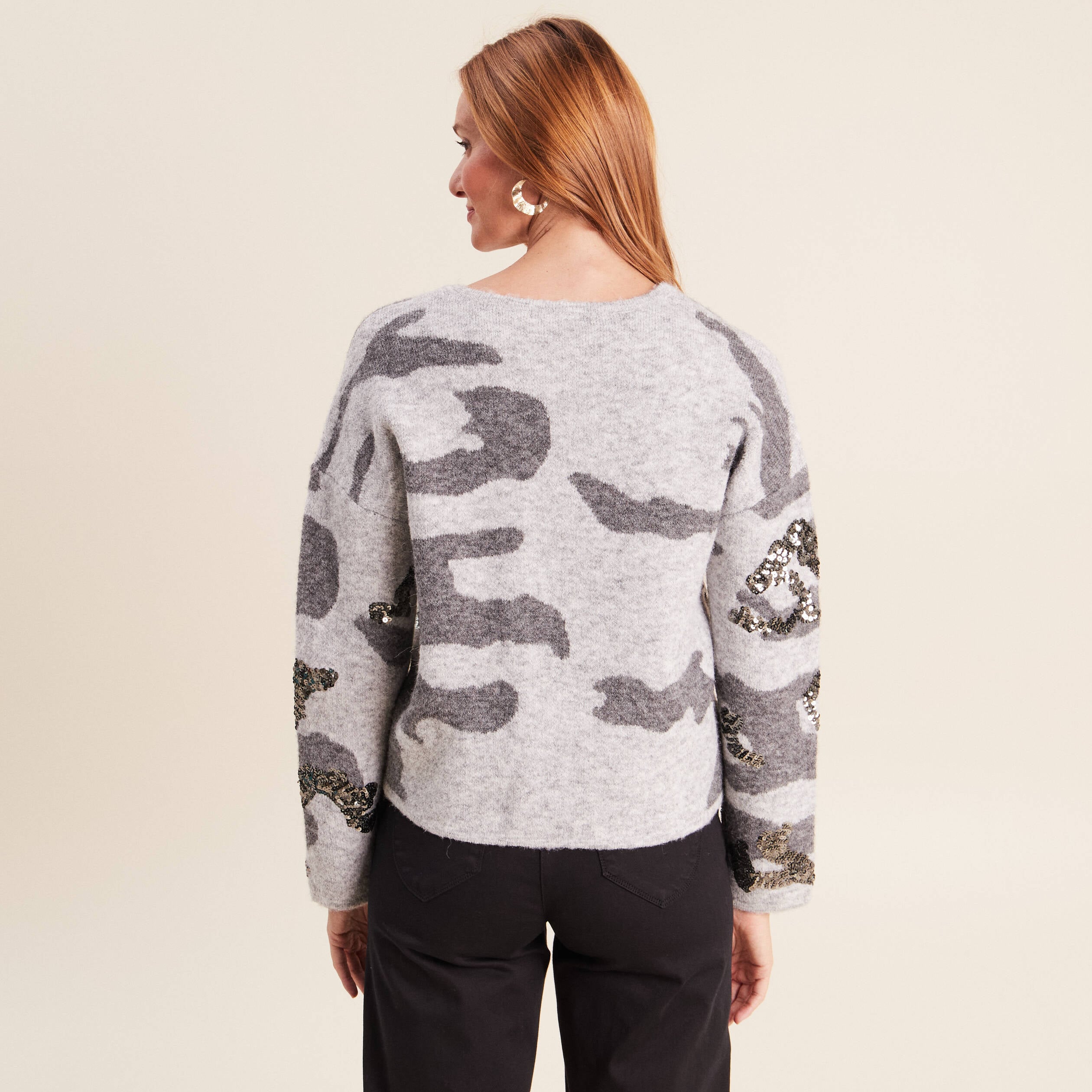 Pull col v &agrave; sequins gris femme