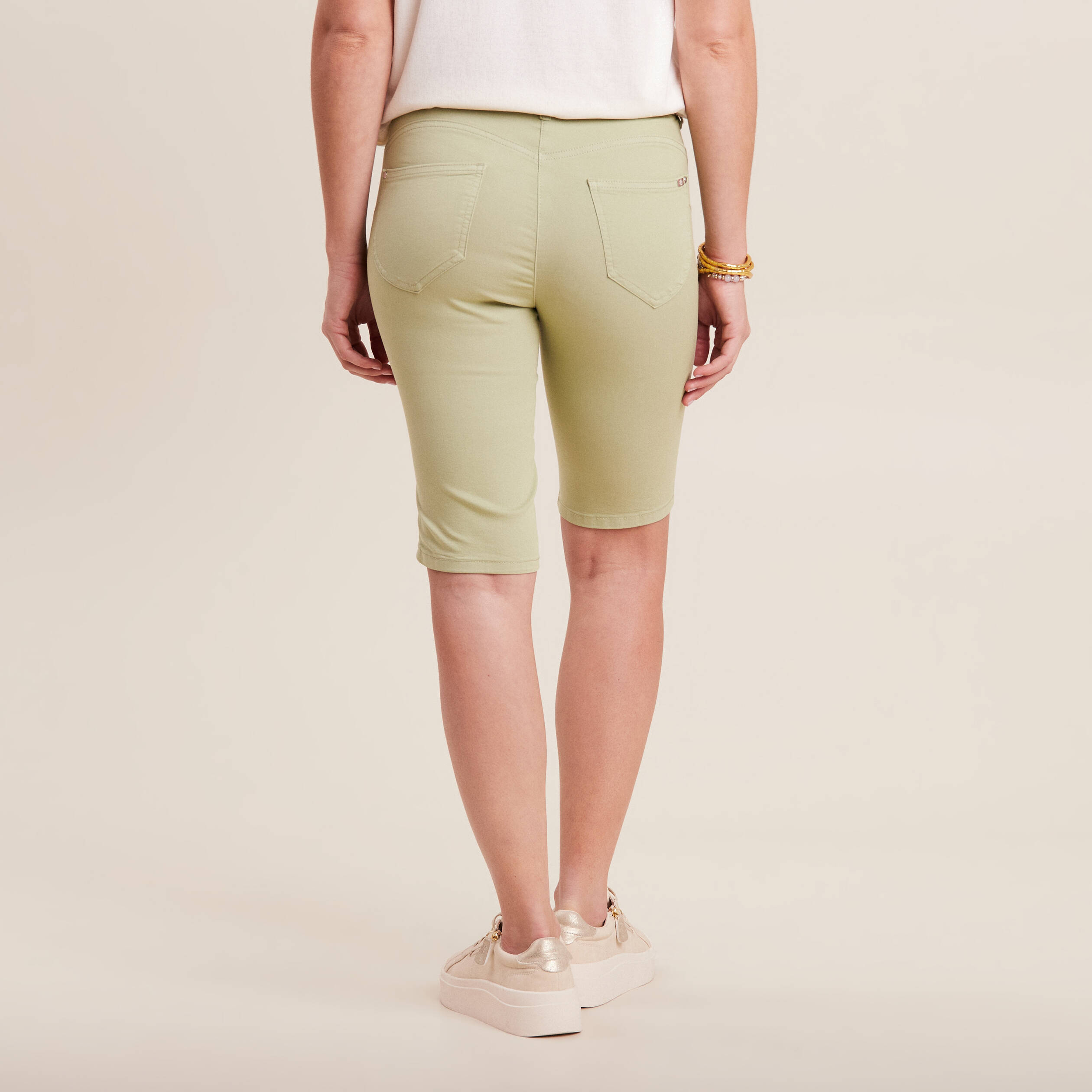 Bermuda magique Le L&eacute;ger vert olive femme