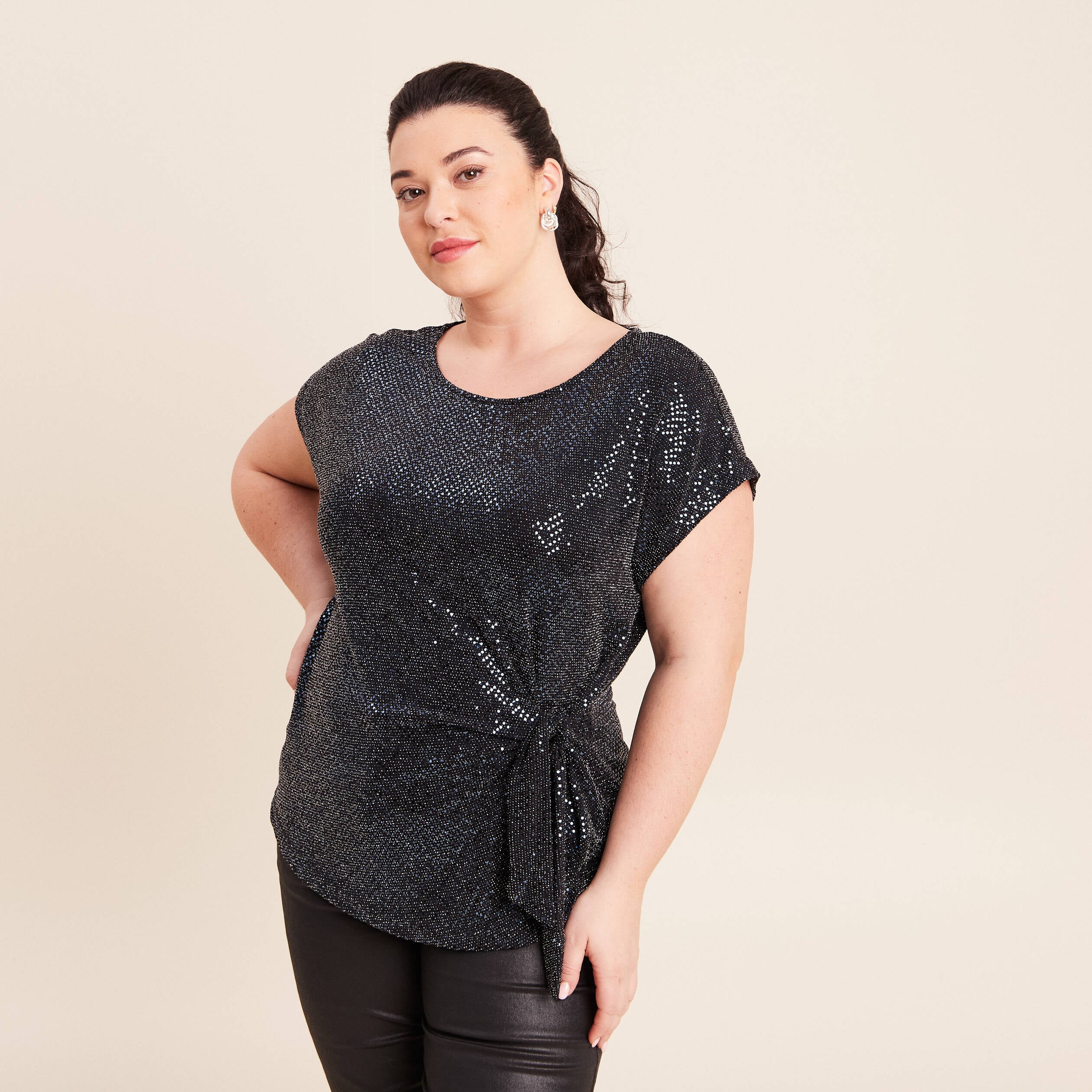 T-shirt cintr&eacute; &agrave; sequins col rond bleu marine femme