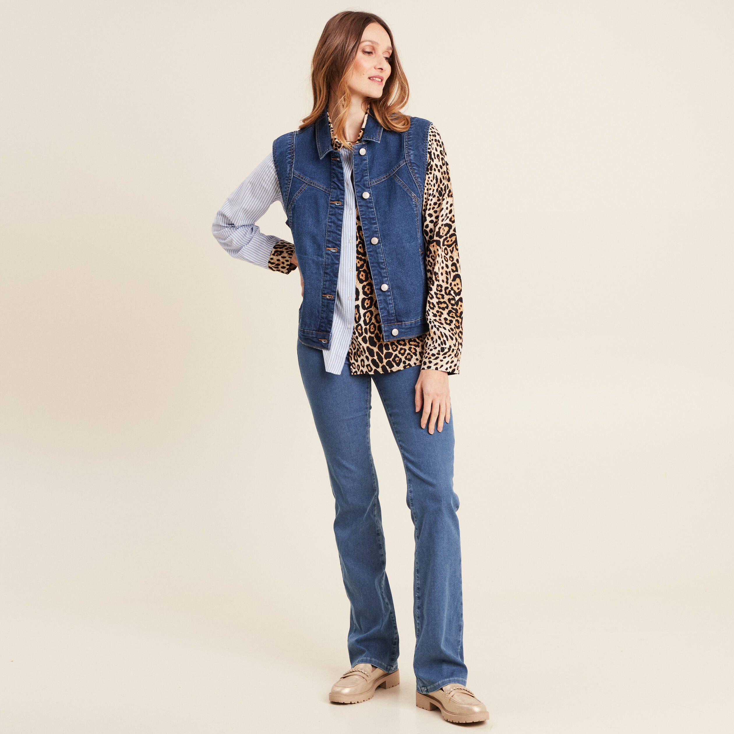 Jean léger bootcut taille basculée denim bleach femme