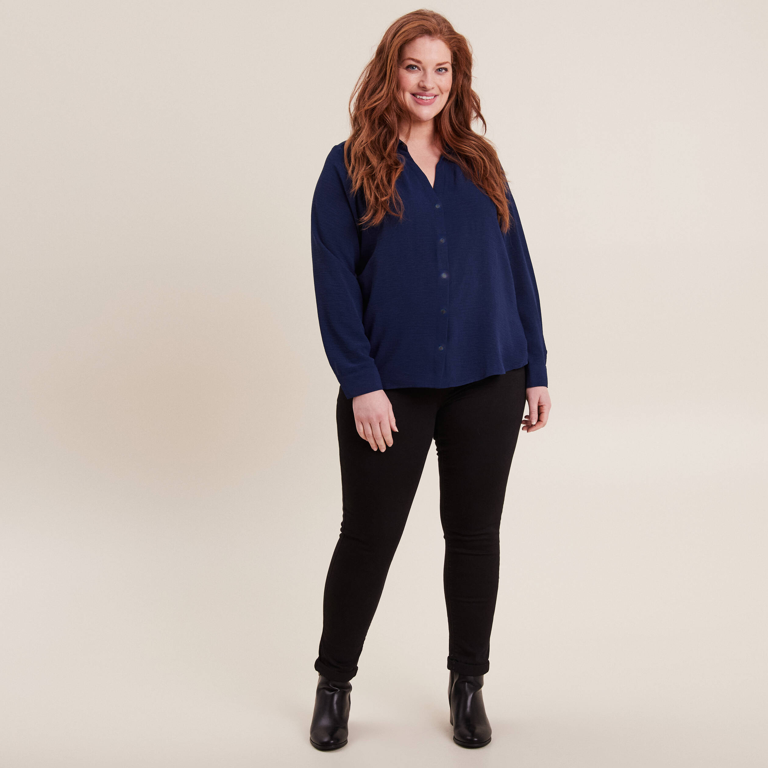 chemise a manches longues bleu marine femme Chemise à manches longues bleu marine femme
