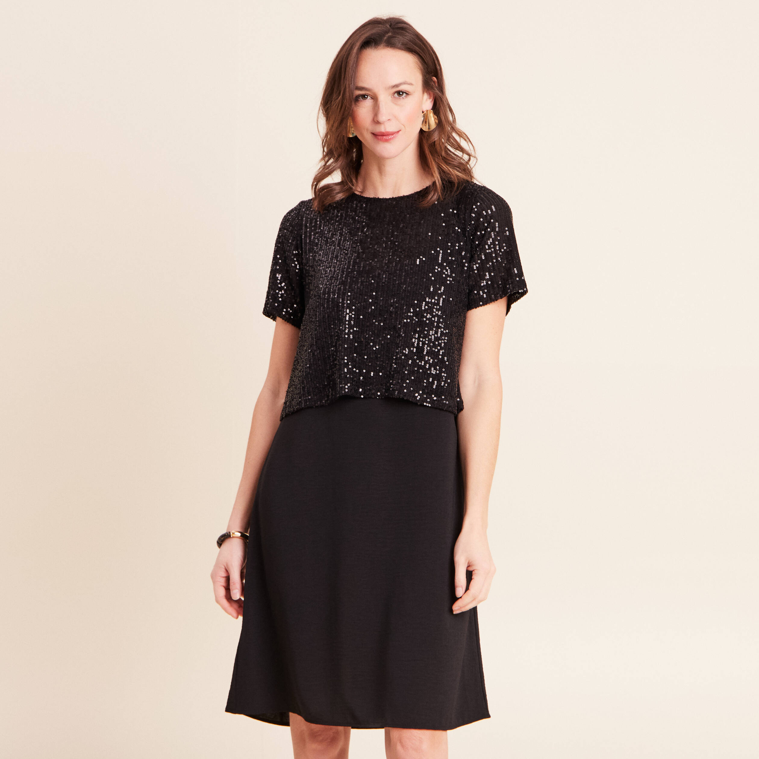 Robe courte &eacute;vas&eacute;e col rond 2 en 1 noir femme
