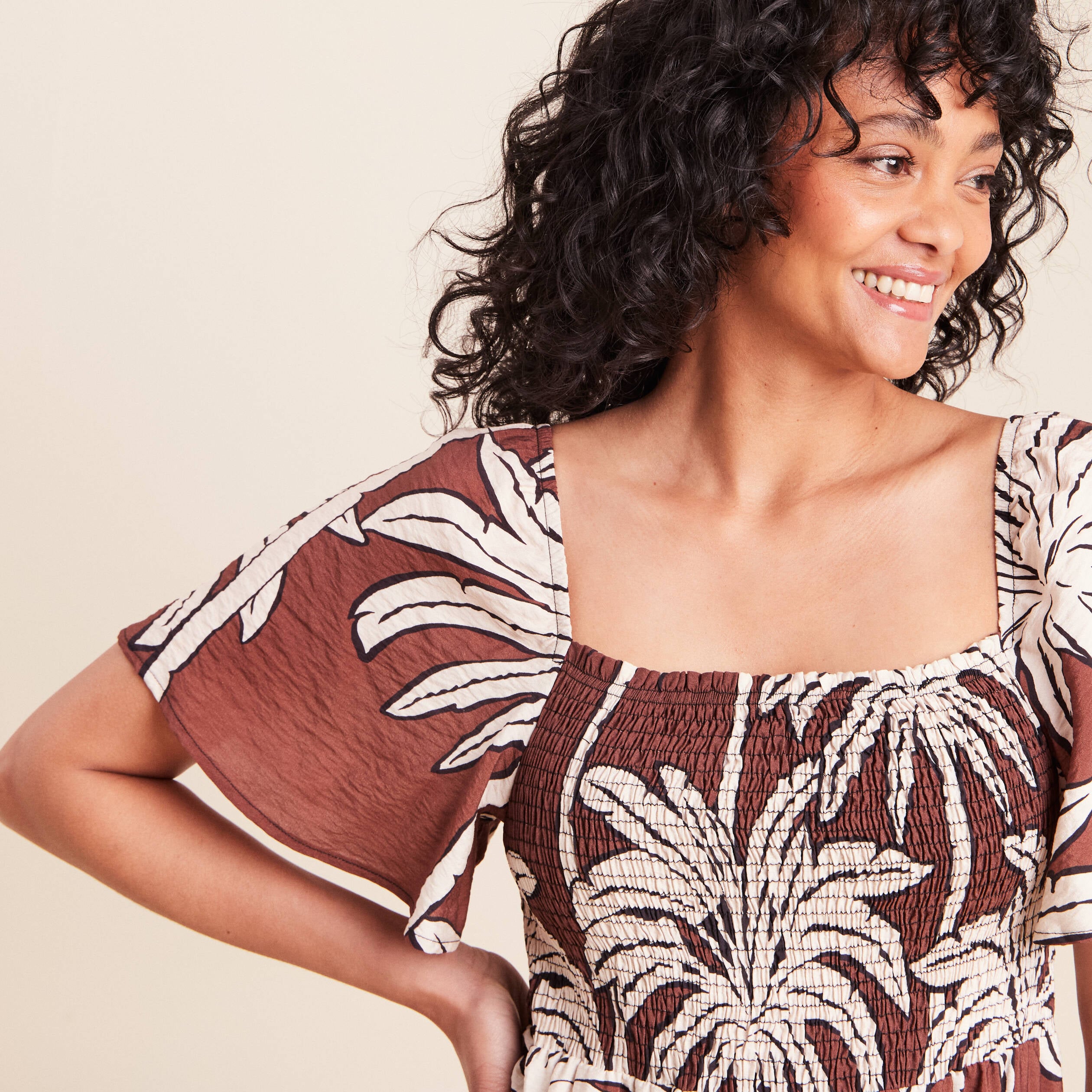 Robe longue &eacute;vas&eacute;e col carr&eacute; marron femme