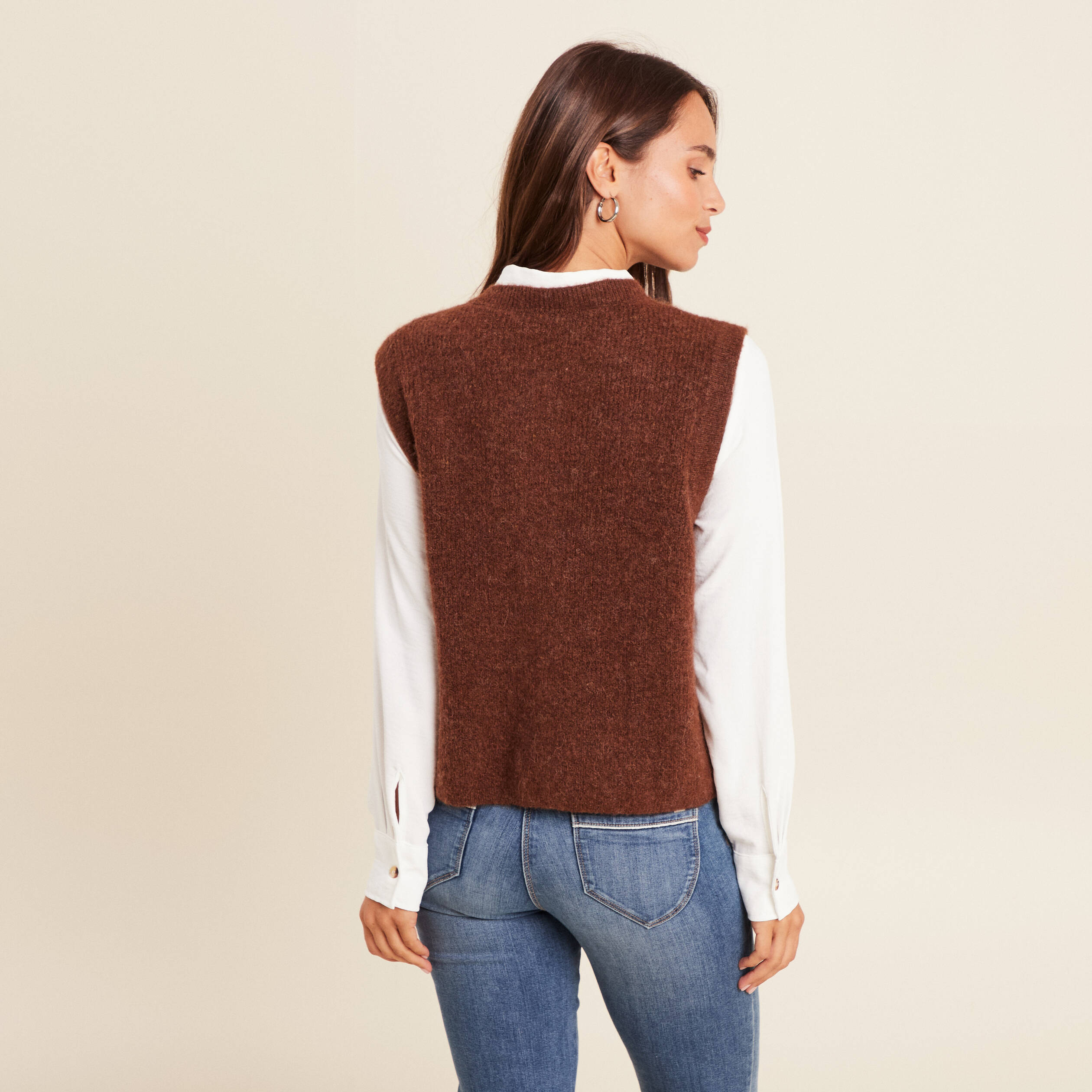gilet droit mi long sans manches marron fonce femme Gilet droit mi-long sans manches marron foncé femme
