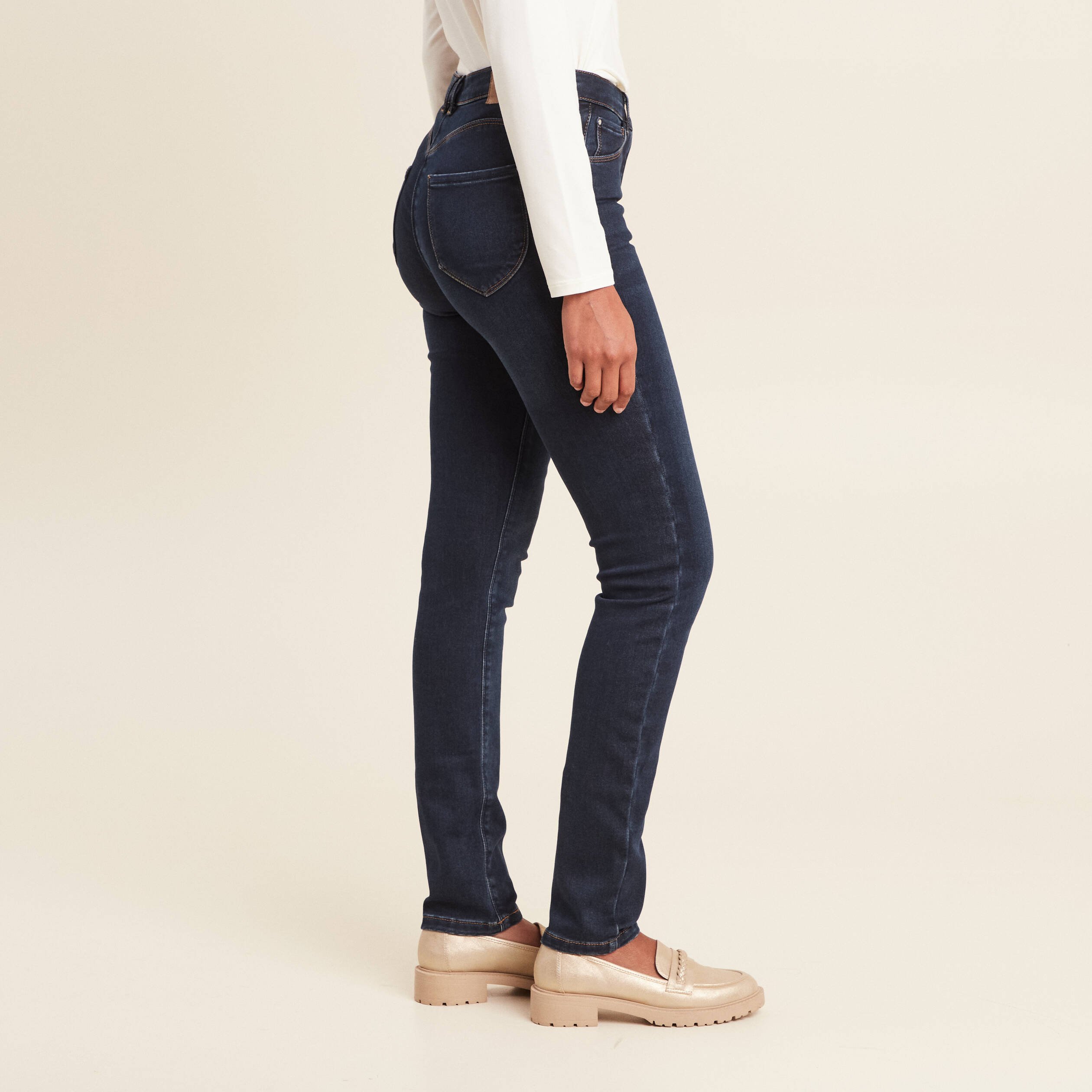 Jean sales chaud femme