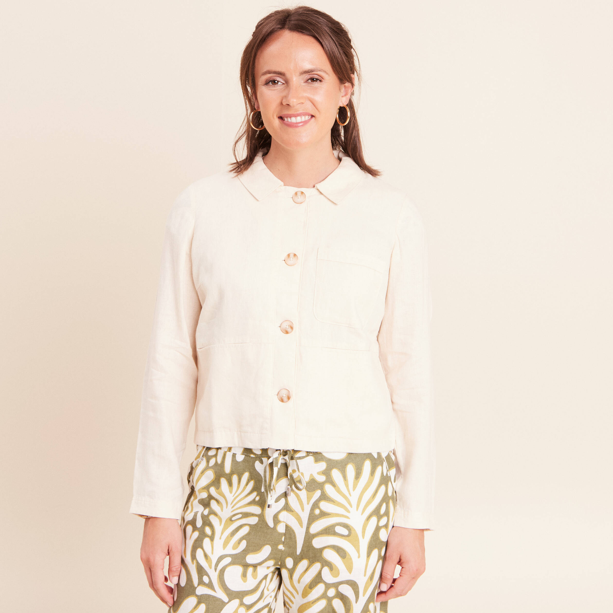 Veste courte droite manches longues beige femme