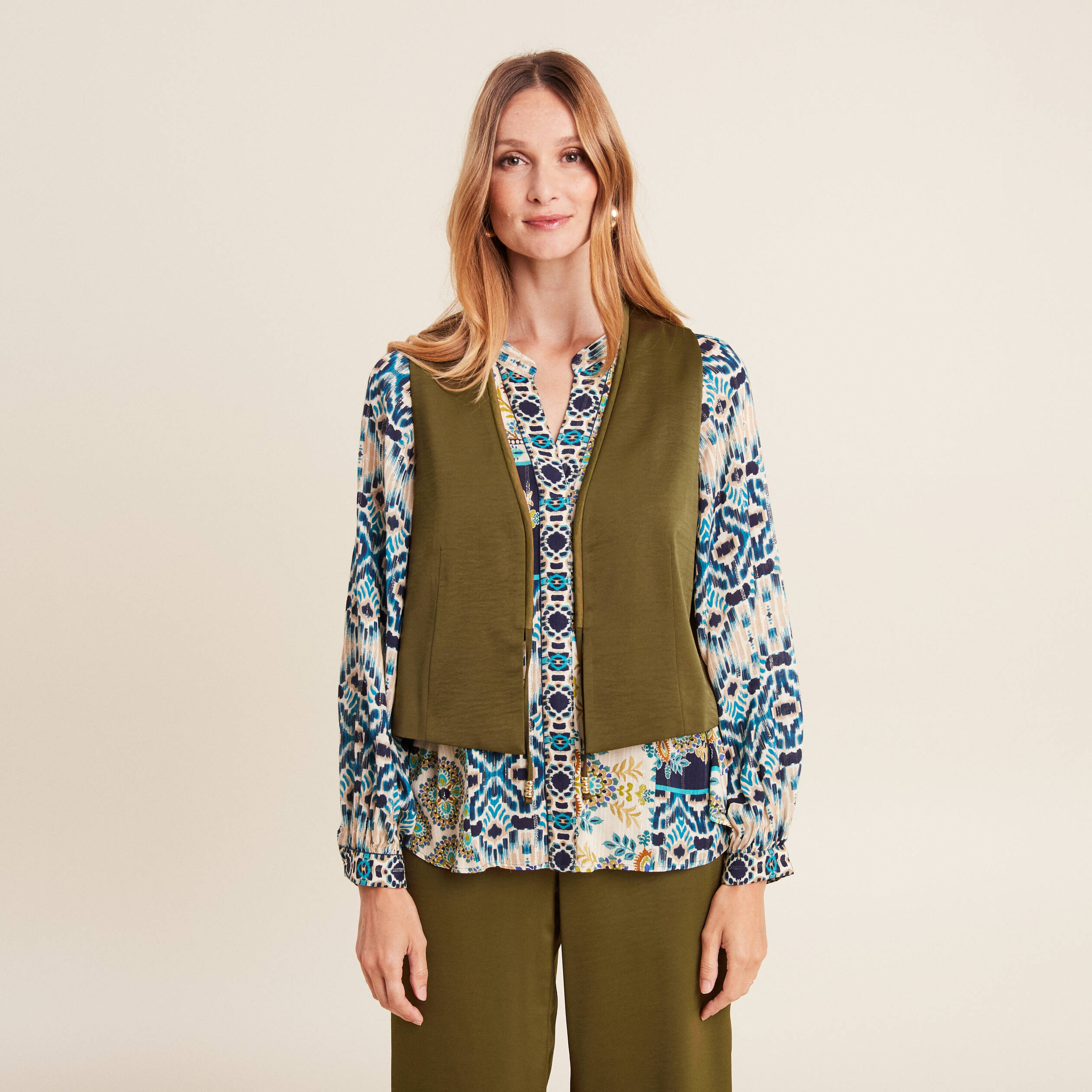 Veston sans manches satin vert olive femme
