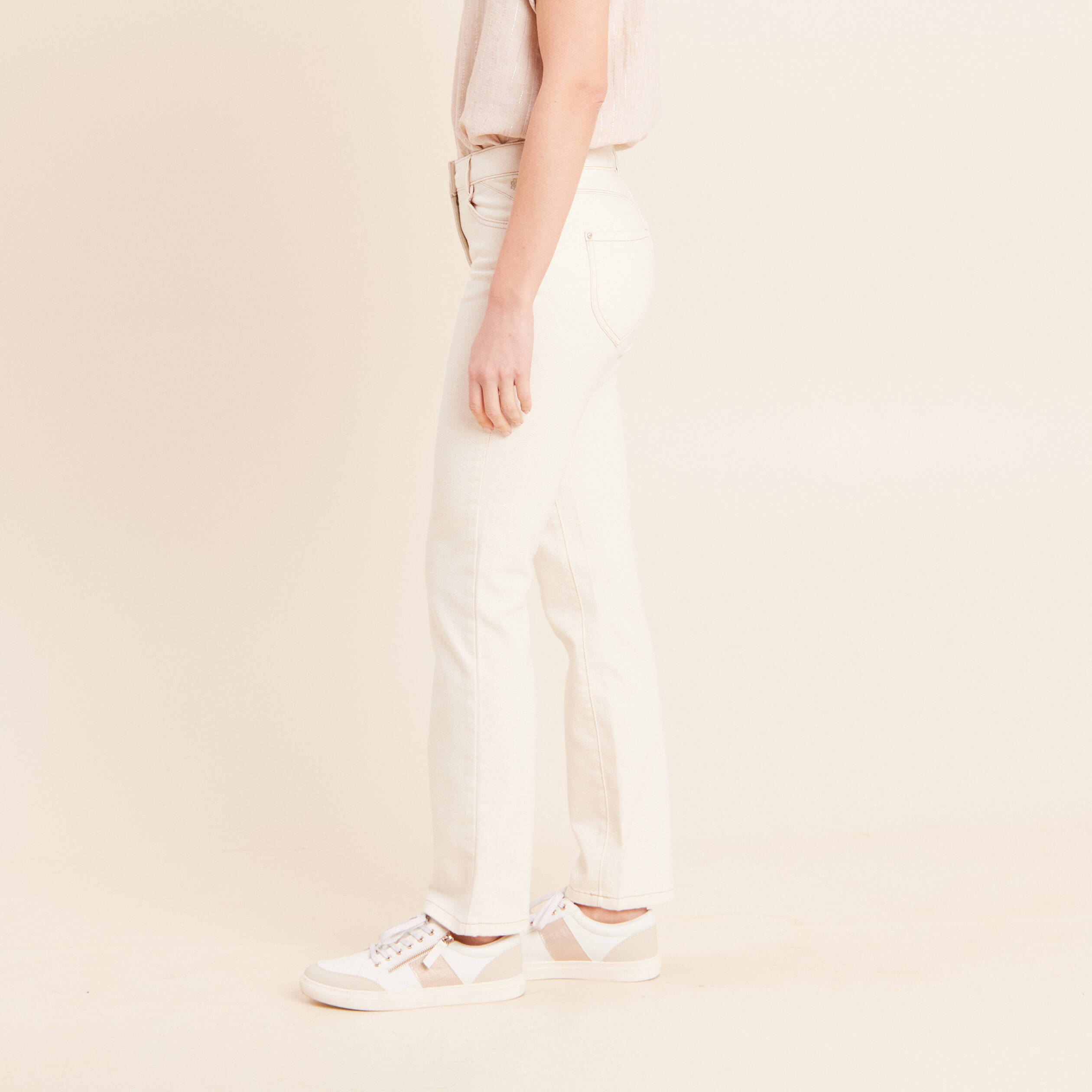 Jean coupe droite taille bascul&eacute;e ecru femme