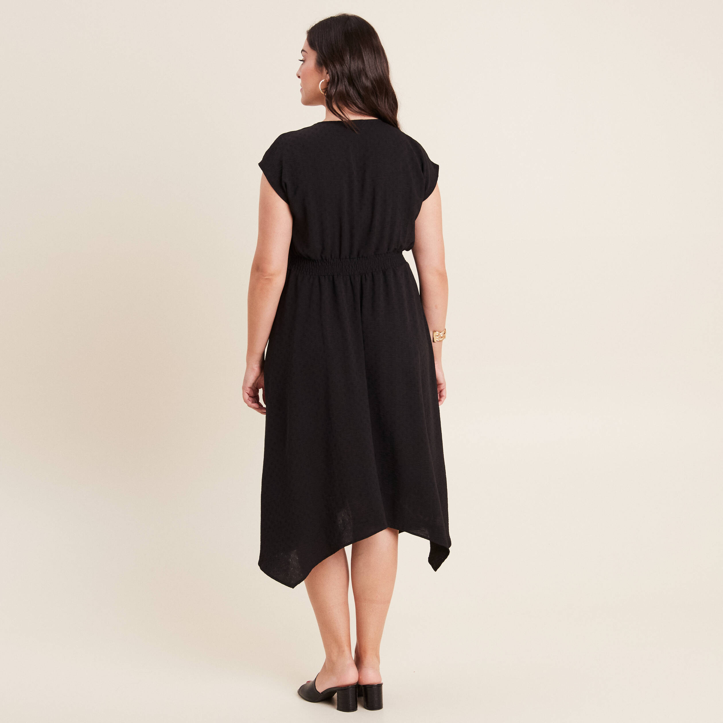 Robe évasée taille smockée noir femme