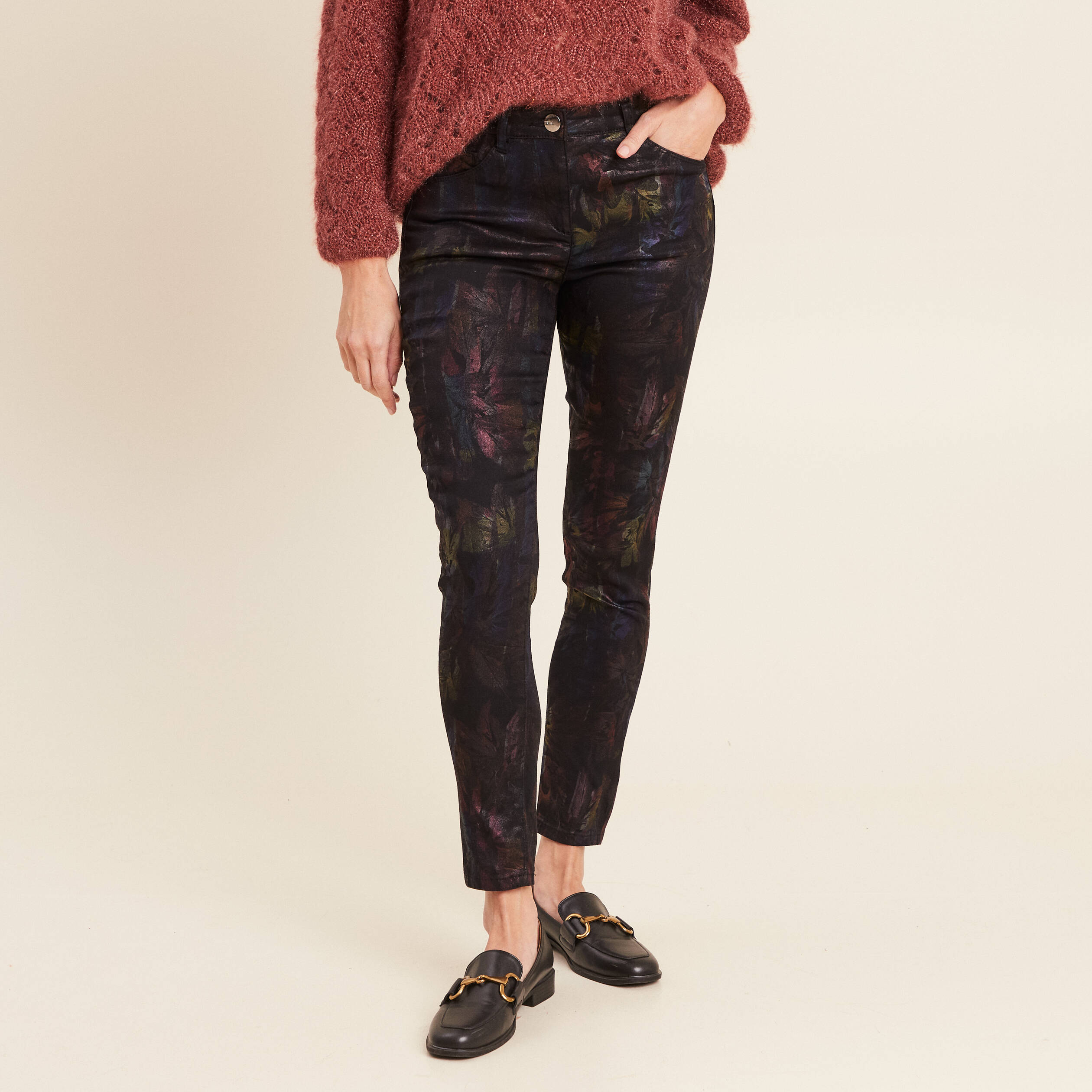 Pantalon ajusté enduit 7/8ème multicolore femme