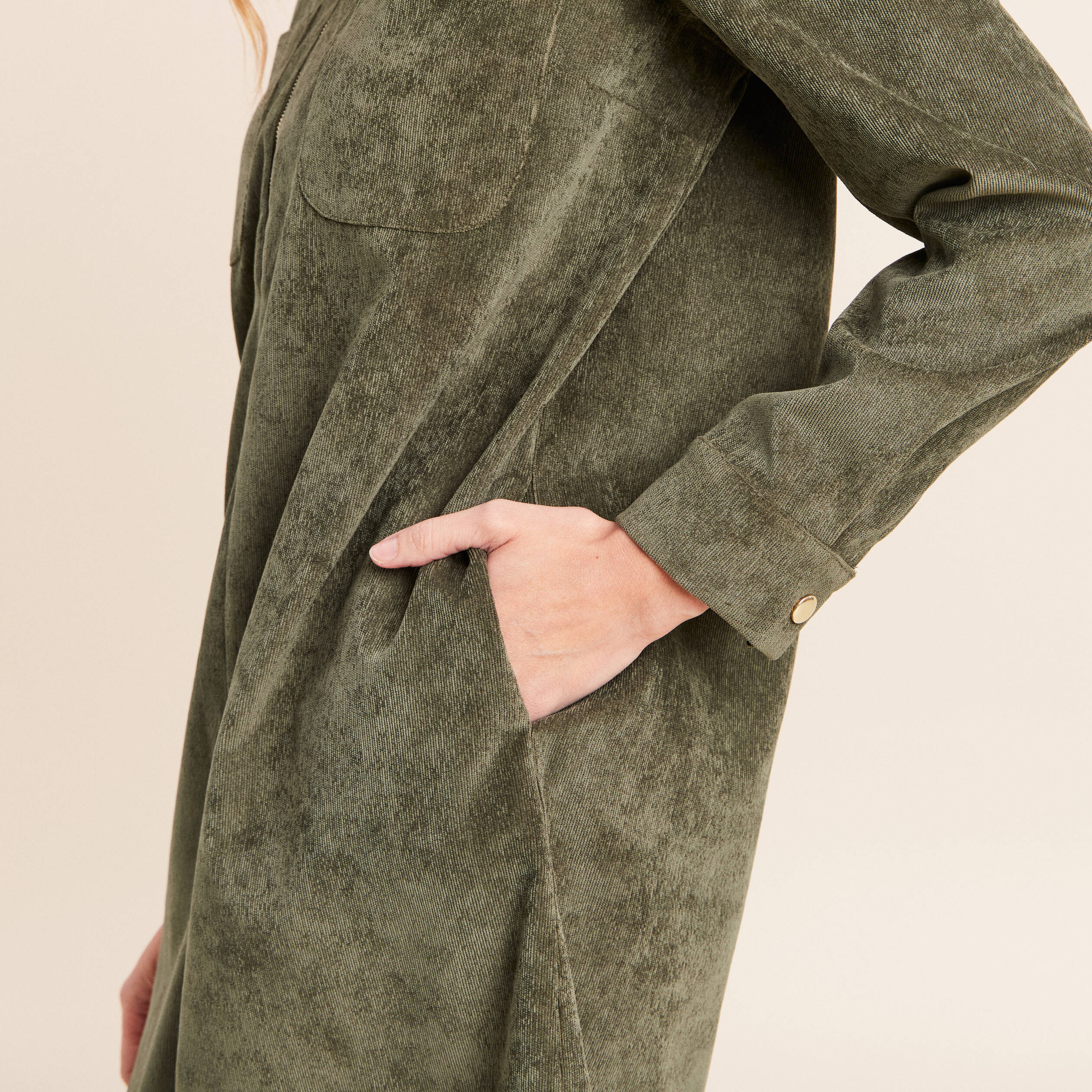 Robe droite courte velours col chemise vert kaki femme