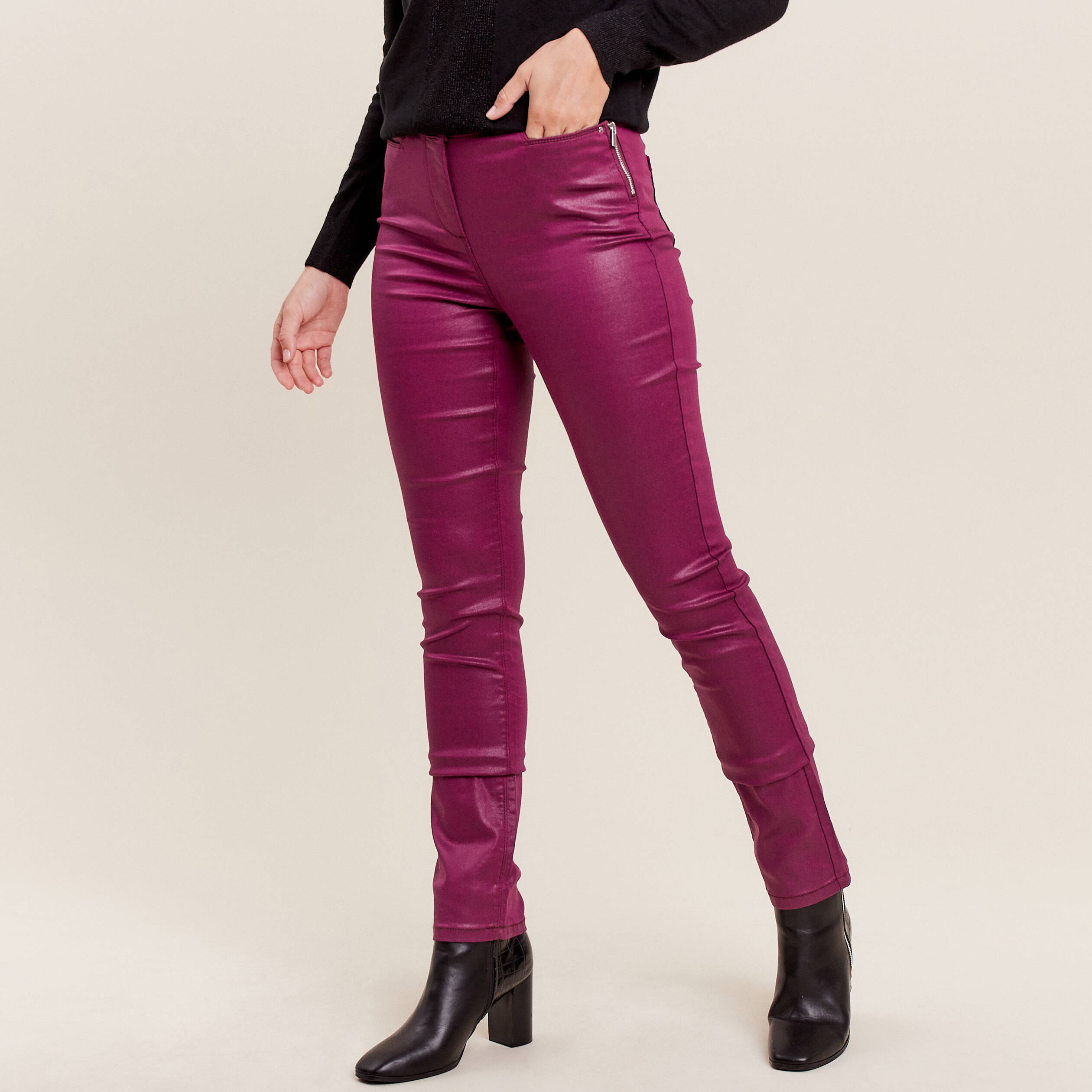 Pantalon ajusté enduit prune femme