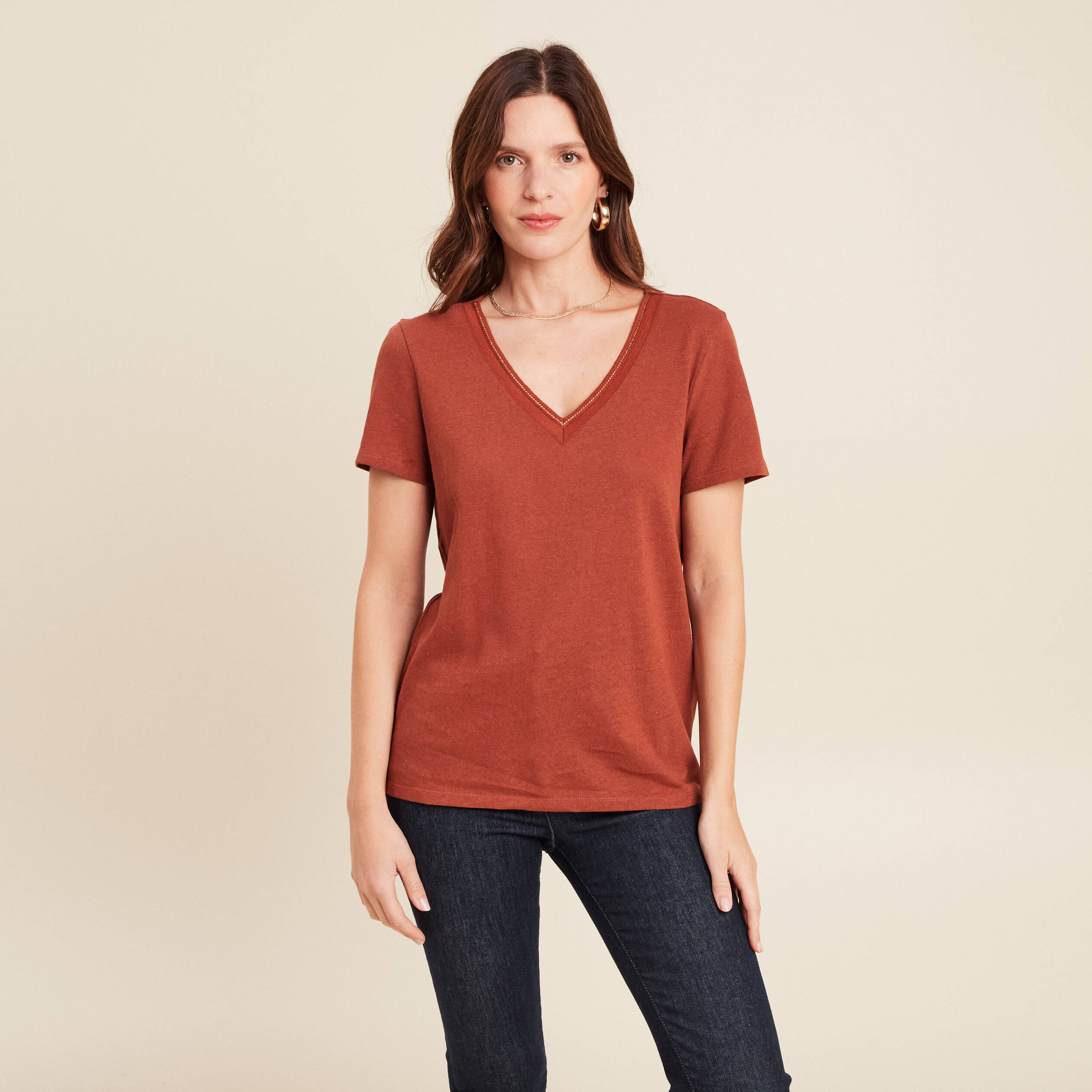 t shirt manches courtes col en v marron fonce femme T-shirt manches courtes col en V marron foncé femme
