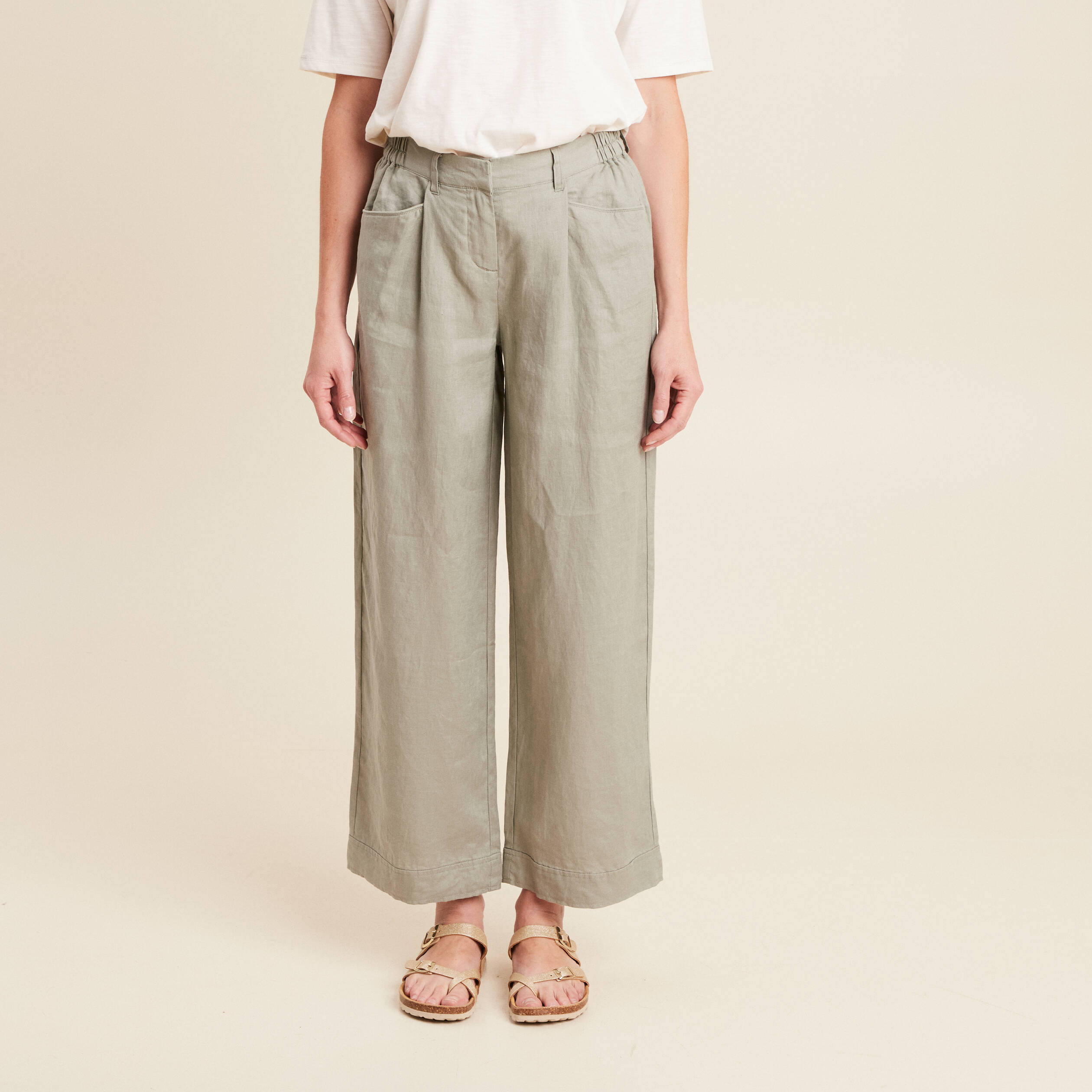 Pantalon droit 7/8ème en lin vert clair femme