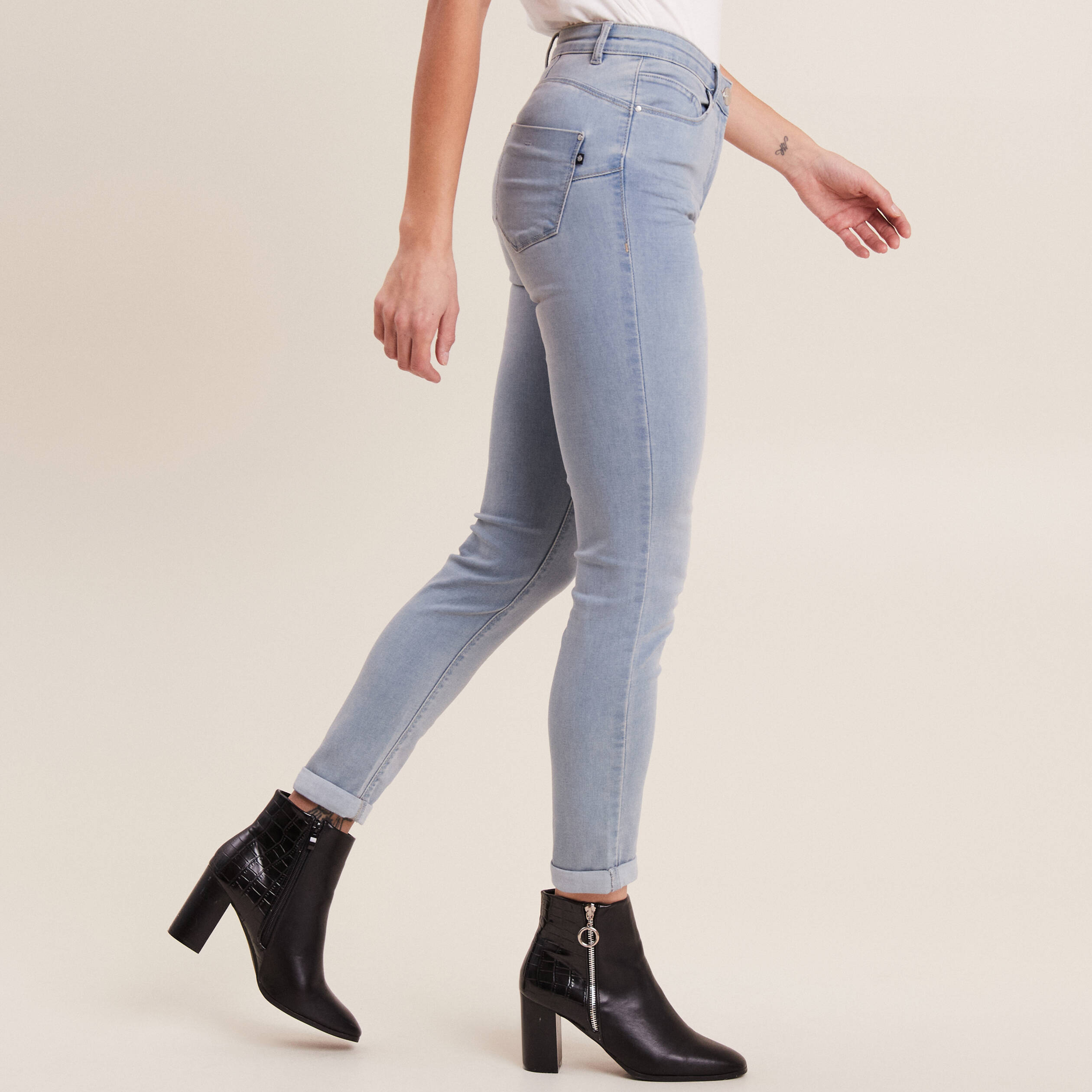 Jeans ajusté taille standard 7/8ème denim baby bleu femme