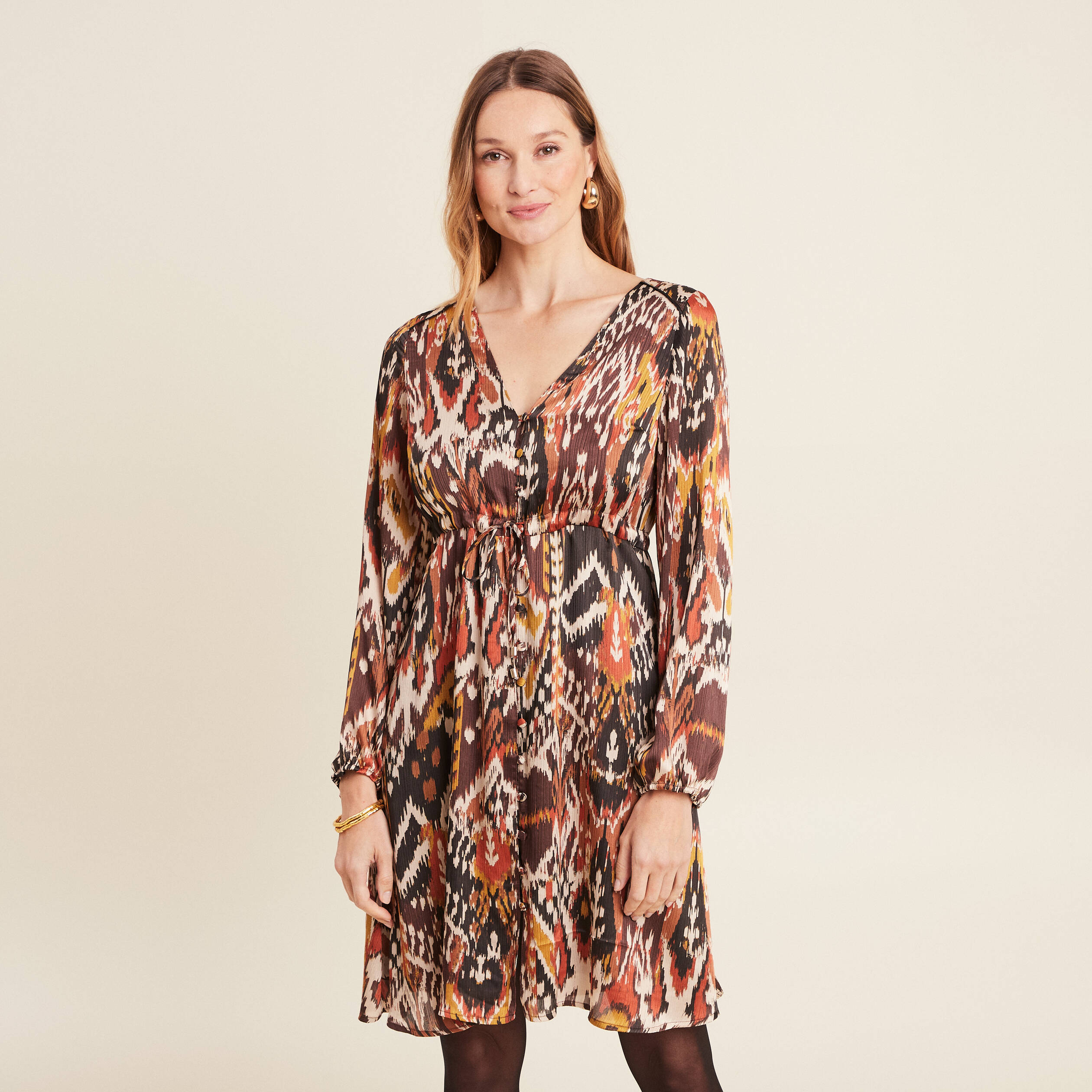 Robe évasée satin boutonnée noir femme