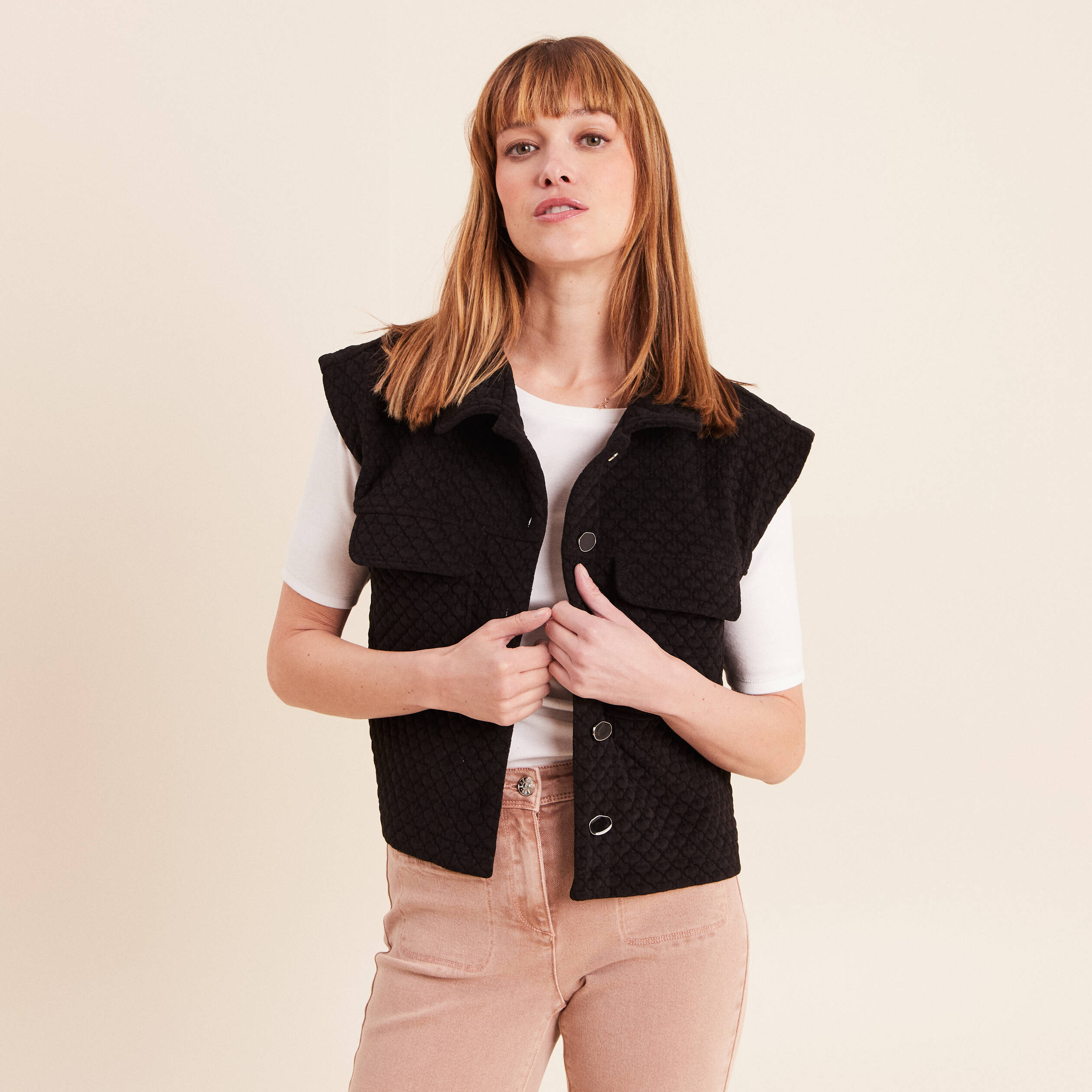 Veste courte droite sans manches noir femme