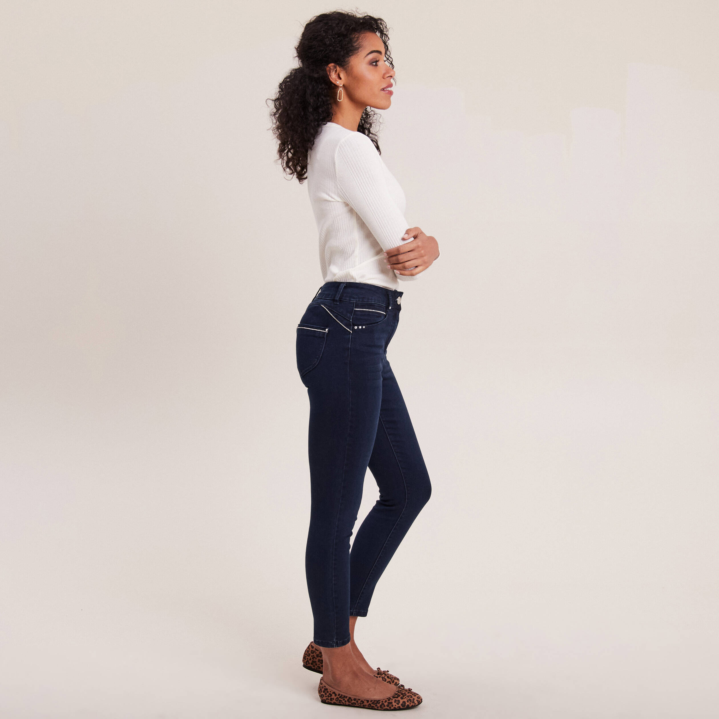 Jean ajusté taille haute denim brut femme