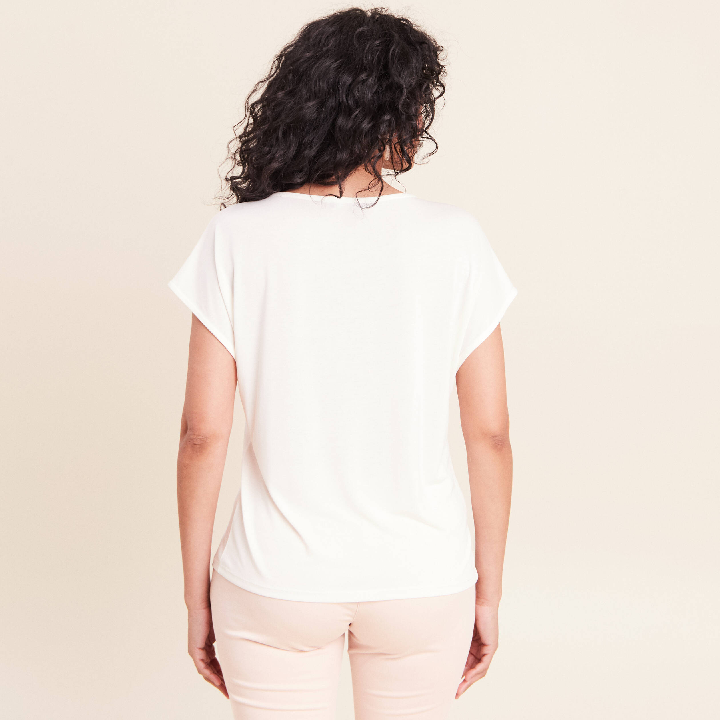 T-shirt col rond manches courtes brod&eacute; ecru femme