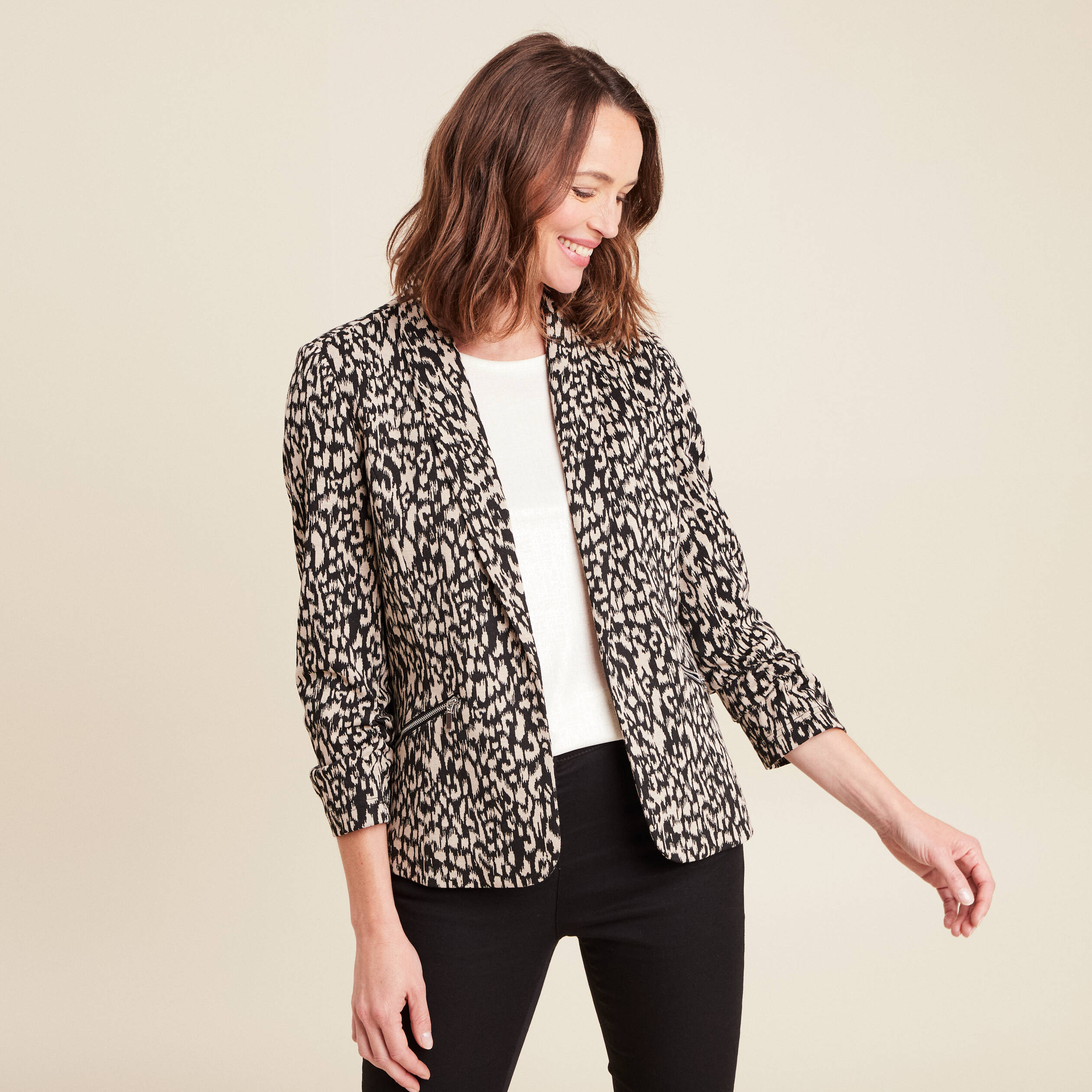 Veste cintr&eacute;e col ch&acirc;le noir femme