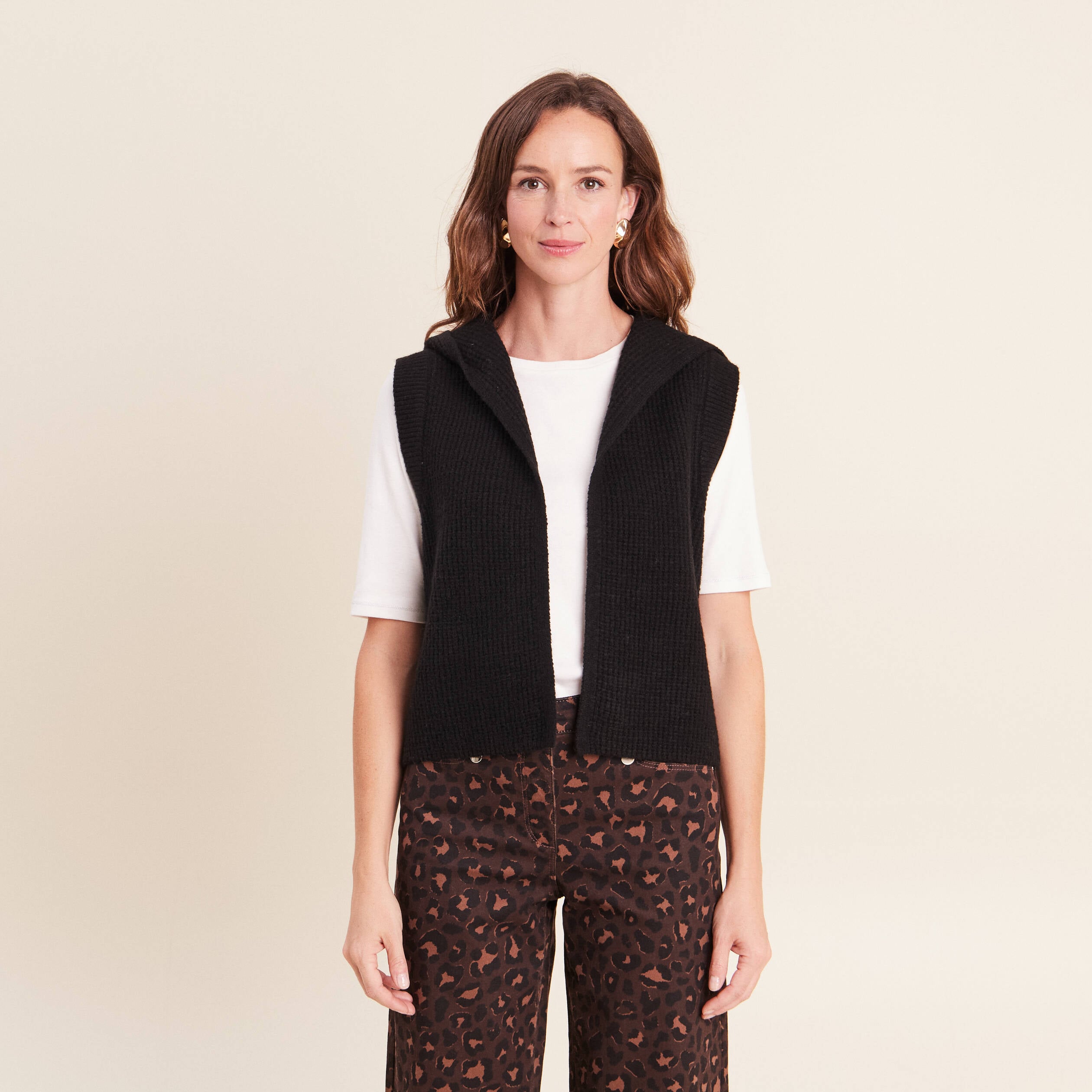 Gilet sans manches &agrave; capuche noir femme