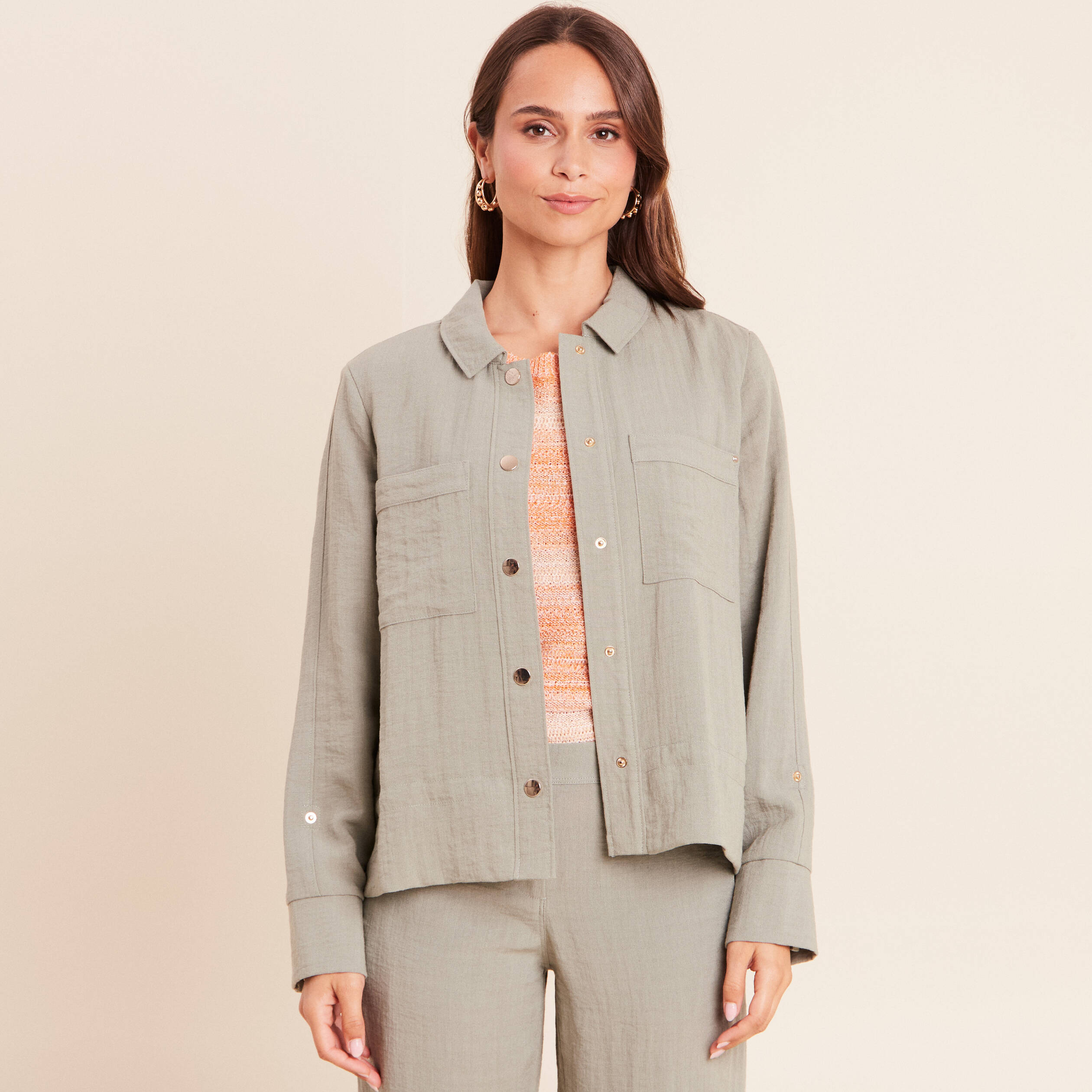 Blouson bas resserr&eacute; manches longue vert clair femme