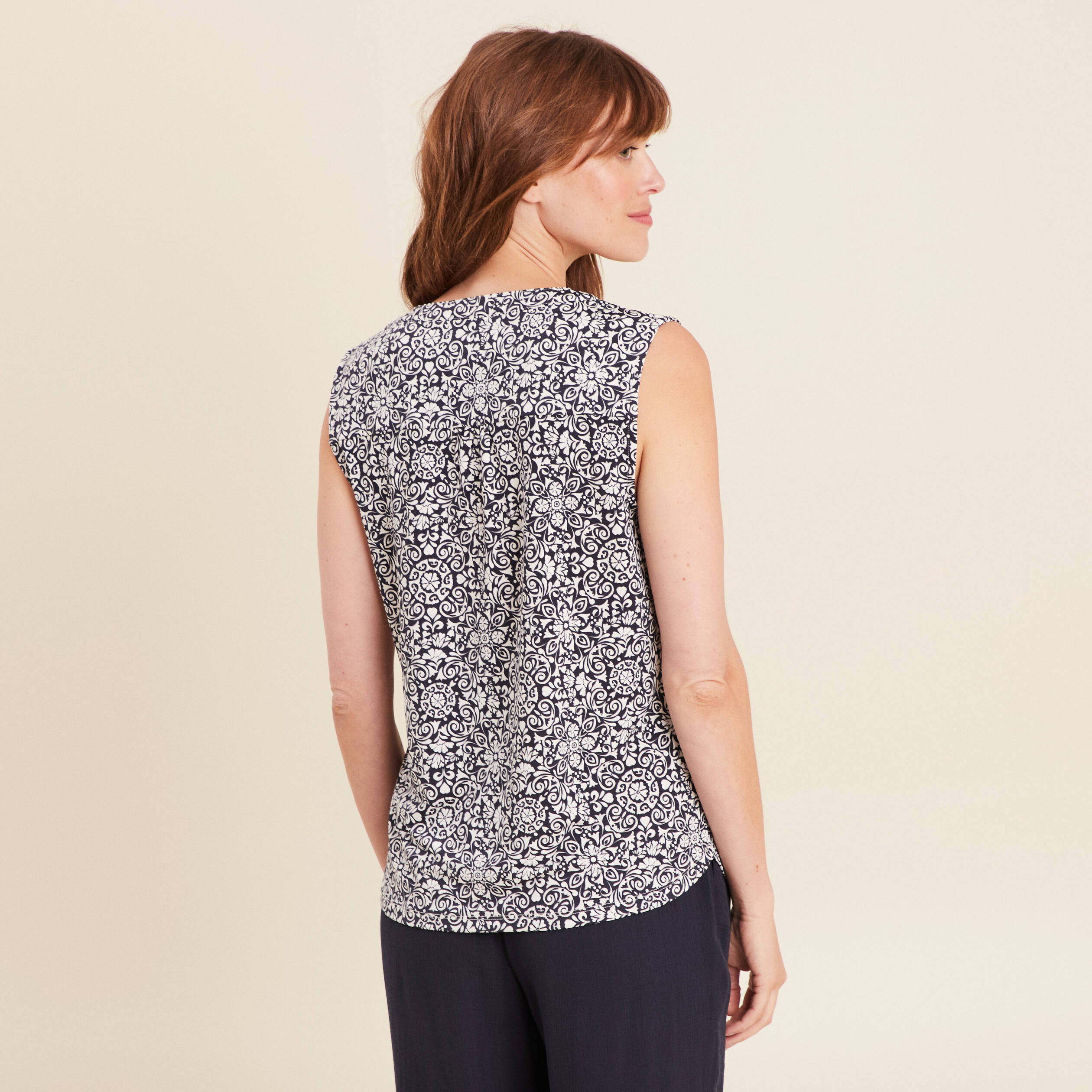 Débardeur sans manches bleu marine femme