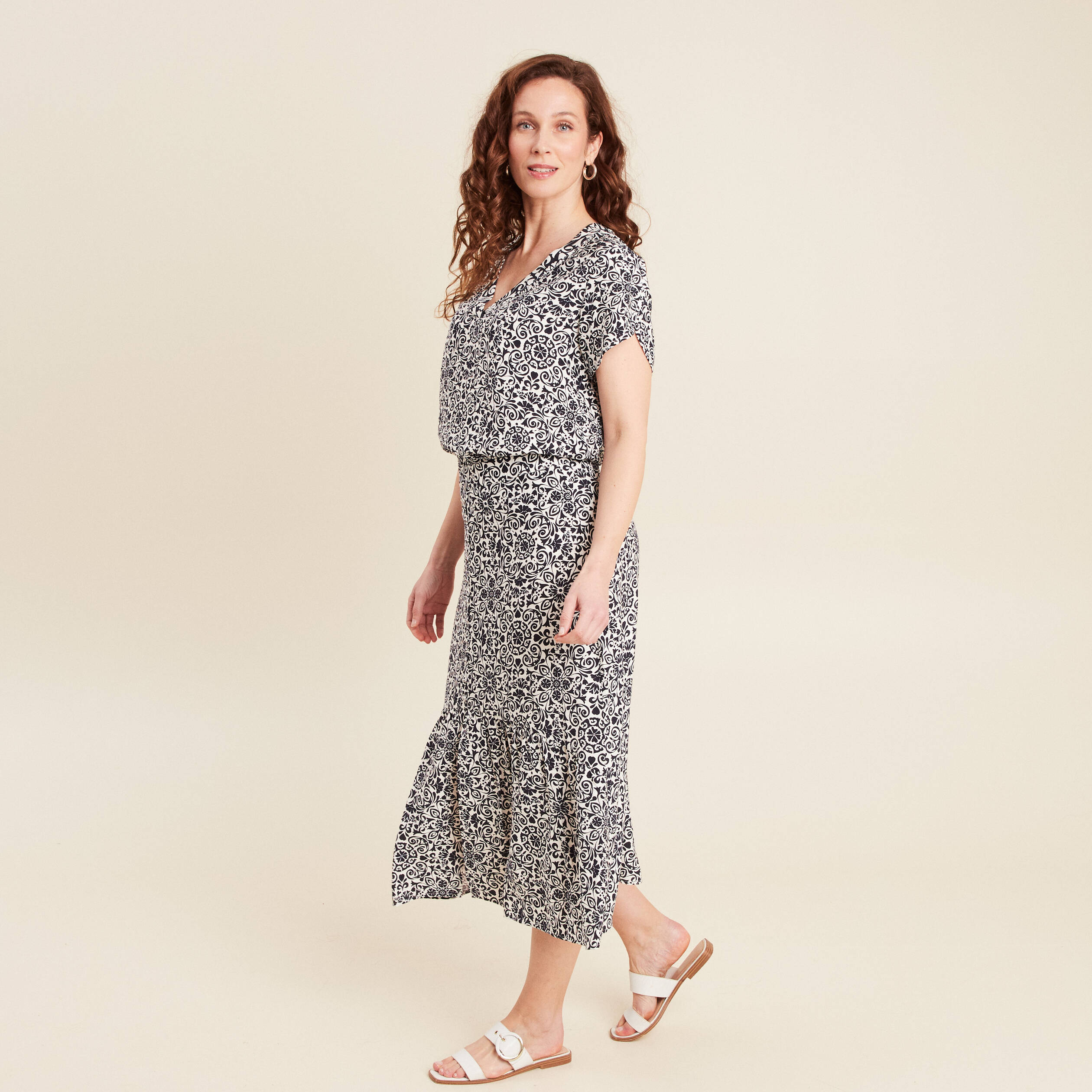 jupe midi droite satin bleu marine femme Jupe midi droite satin bleu marine femme