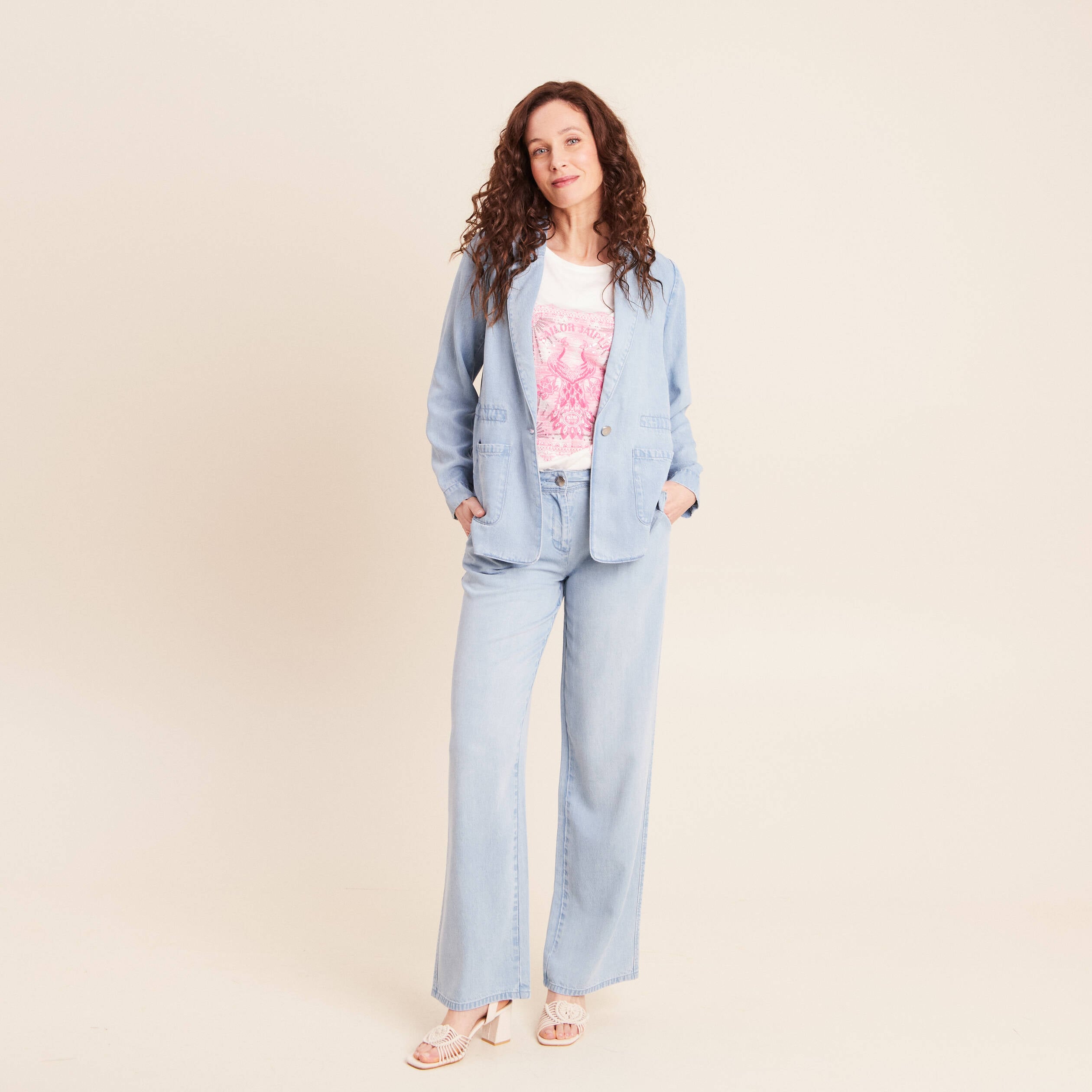 Veste longue cintr&eacute;e en jean doubl&eacute;e denim bleach femme